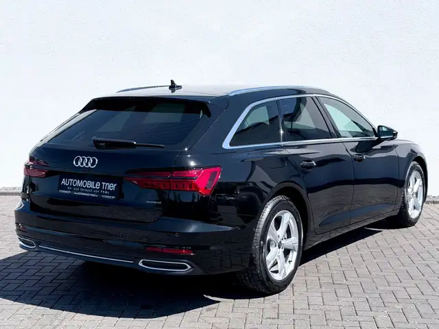 Audi A6 Avant view 5