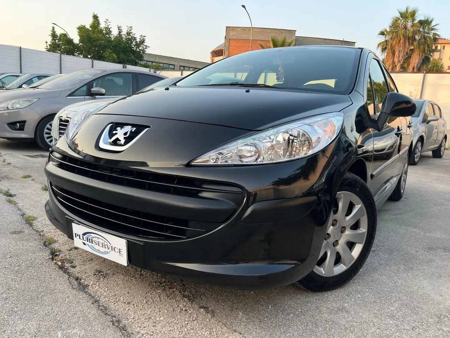 Peugeot 207 5p 1.4 hdi One-Line Nero - 2