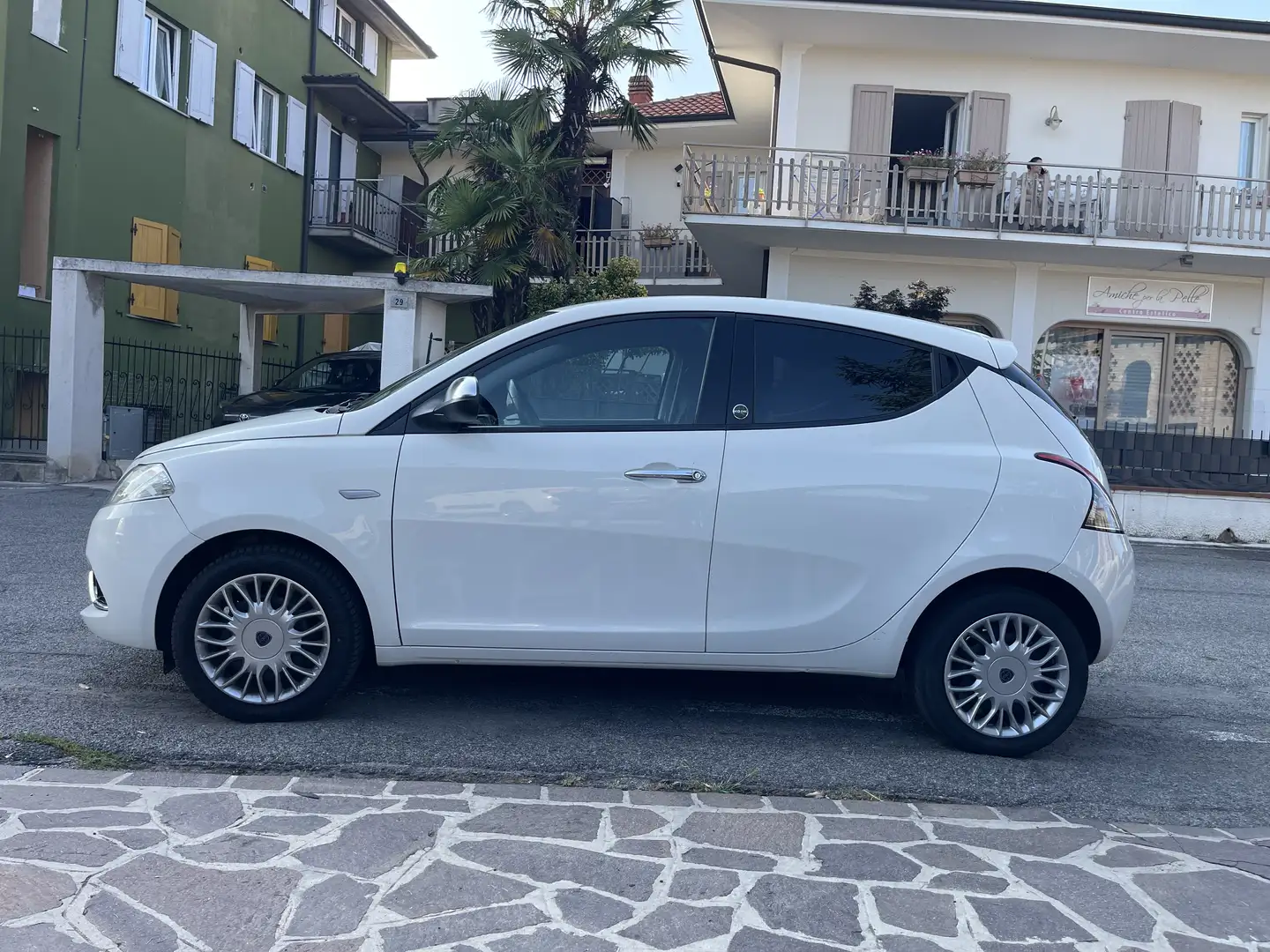 Lancia Ypsilon Ypsilon III 2017 1.2 Gold ecochic Gpl 69cv my16 Blanc - 2