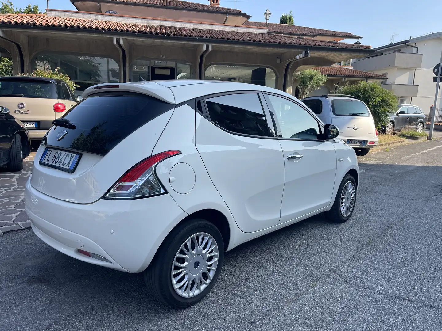 Lancia Ypsilon Ypsilon III 2017 1.2 Gold ecochic Gpl 69cv my16 Blanc - 1