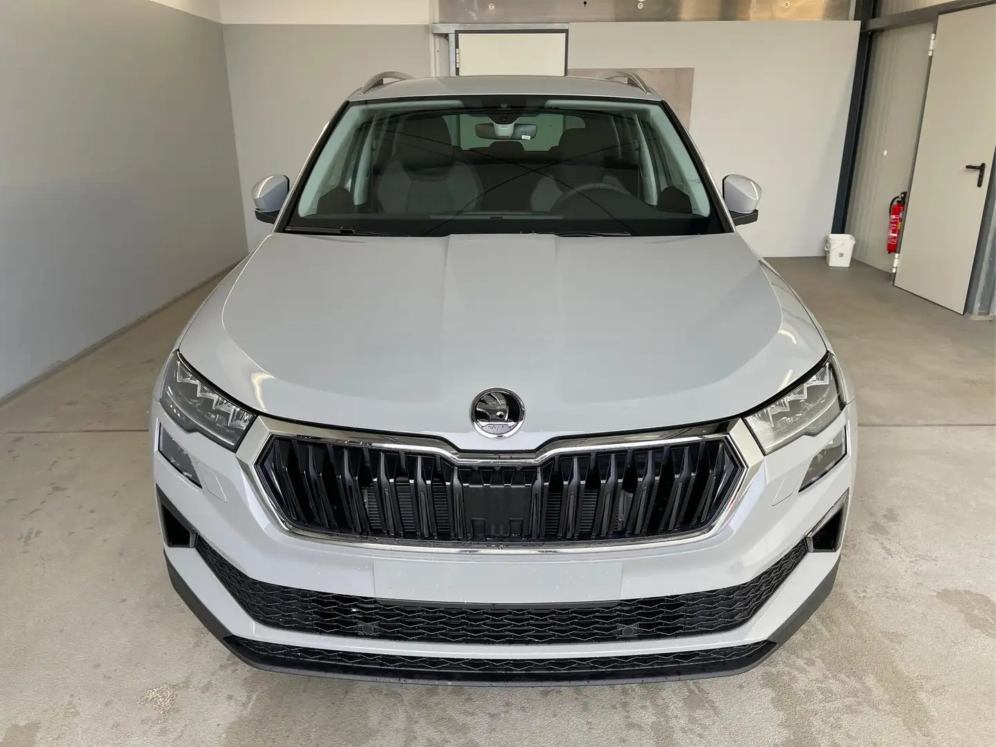 Skoda Karoq Selection 150PS TDI DSG 4x4 AHK+Navi+ACC+Kamera... Grau - 2