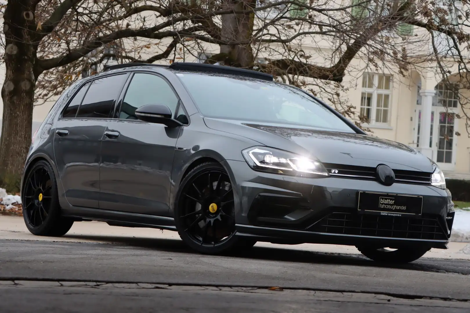 Volkswagen Golf R 4Motion 2,0 TSI DSG HGP TURBO 480 Grau - 1