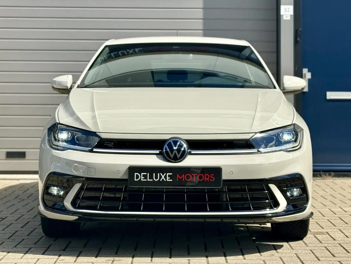 Volkswagen Polo 1.0 TSI R-Line DSG IQ|Stoelverw|TravelA|Lane Grijs - 2