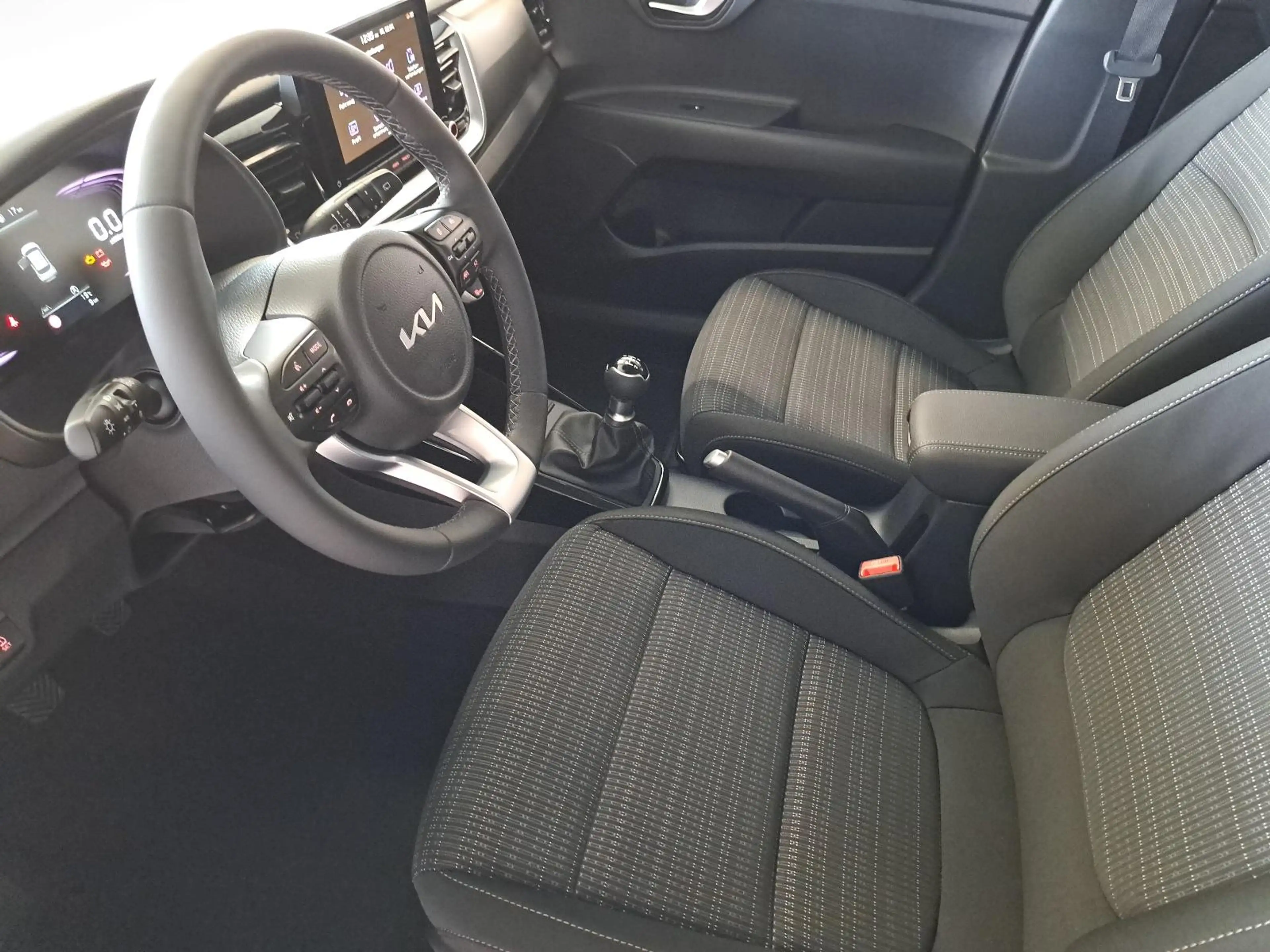 Kia Stonic STONIC 1.2 VISION SITZH. NAVI — photo 20