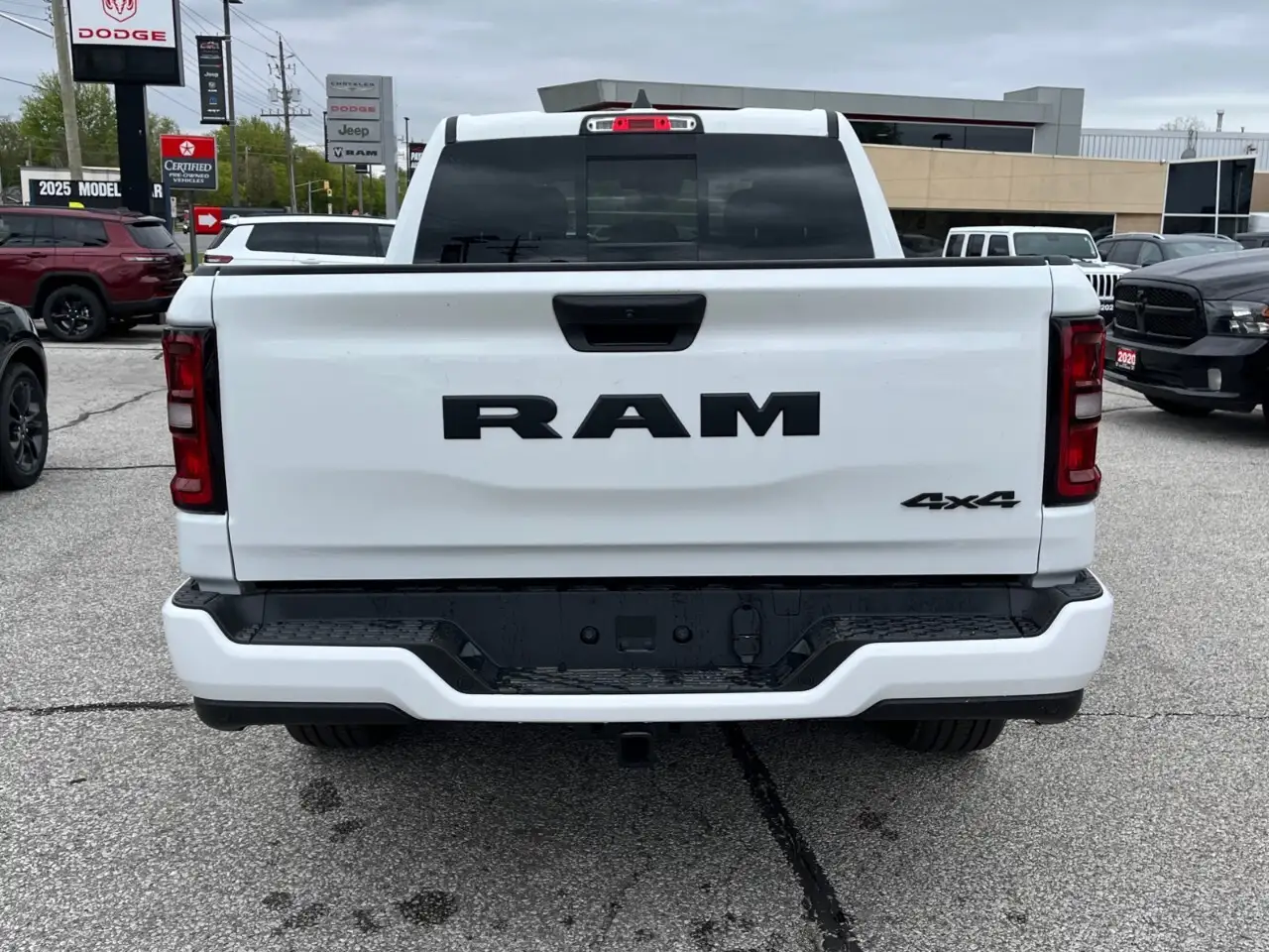 RAM 1500 снимка RAM 1500
