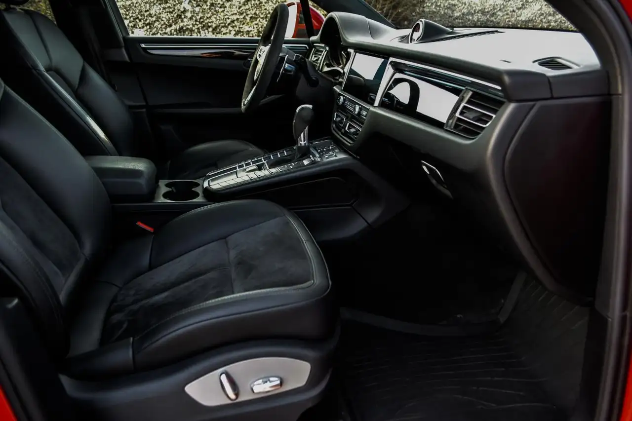 Porsche Macan снимка Porsche Macan