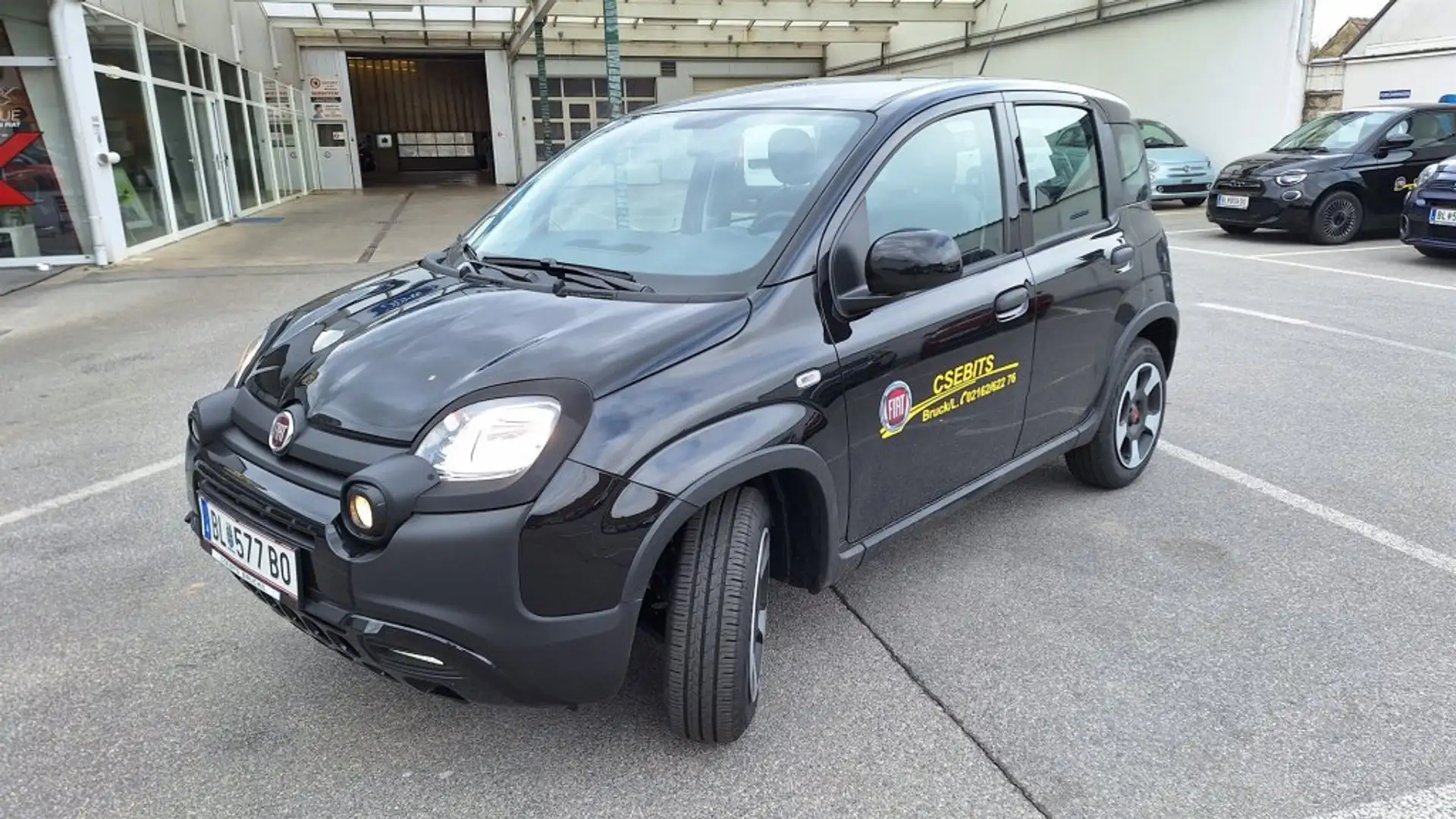 Fiat Panda Cross City Plus Hybrid Schwarz - 1