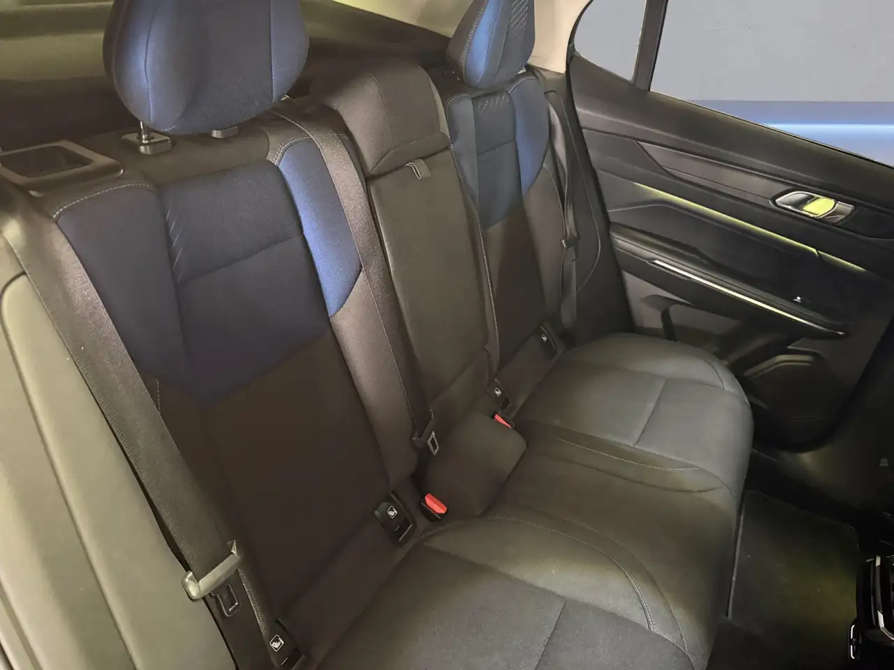 Lynk & Co 01 PHEV 17