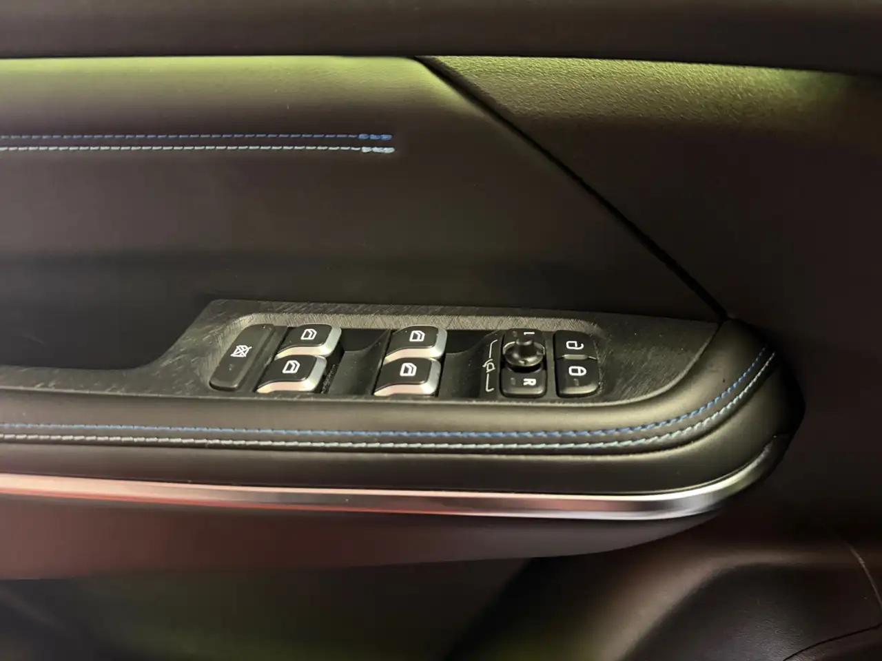Lynk & Co 01 PHEV 14