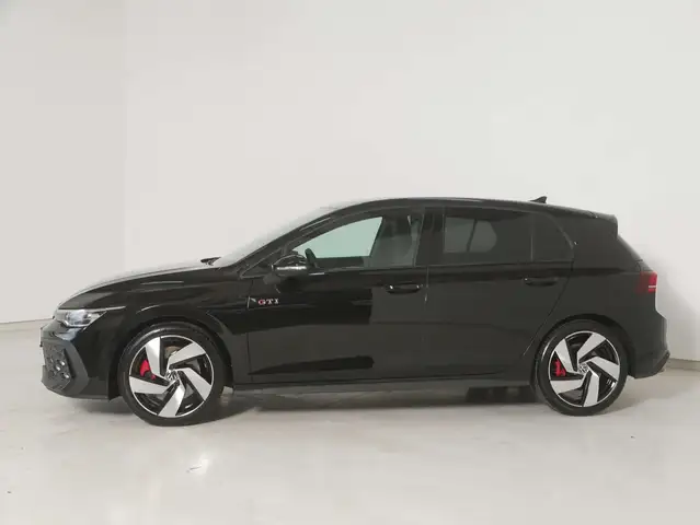 Volkswagen Golf view 5
