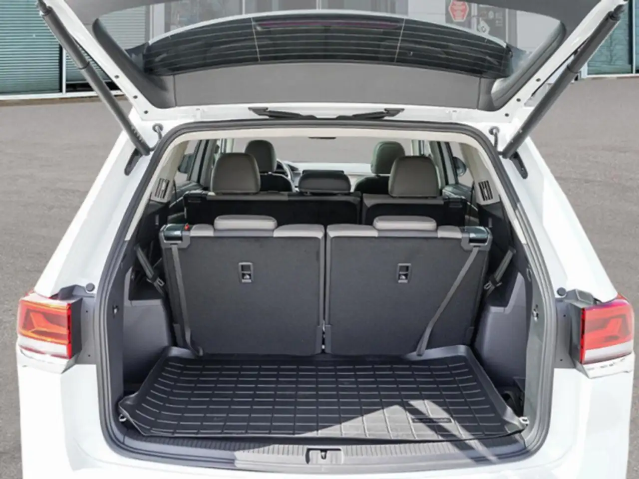 Volkswagen Atlas снимка Volkswagen Atlas