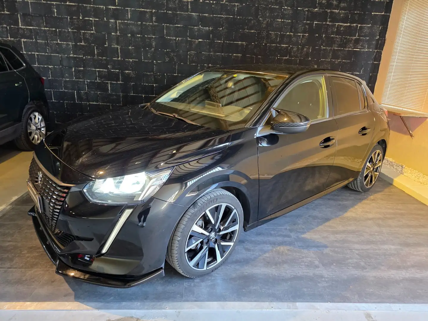 Peugeot 208 208 1.2 puretech Allure s Nero - 1
