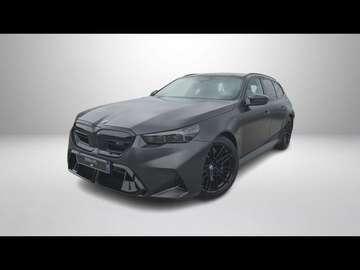 4.4 V8 PHEV 727ch (585+197)