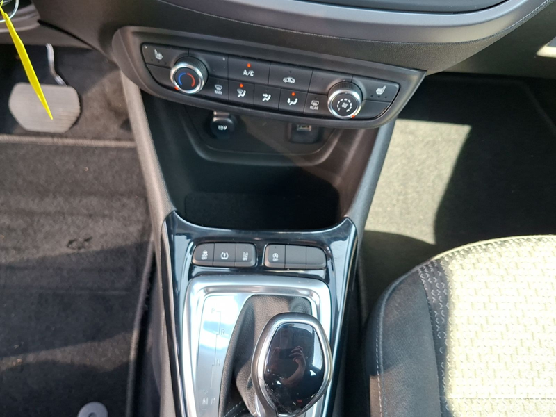 Opel Crossland . — photo 8