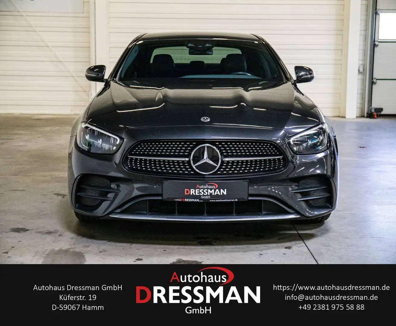 Mercedes-Benz E 220 d Lim. AMG Line DISTRONIC AHK WIDESCREEN Zelená - 2