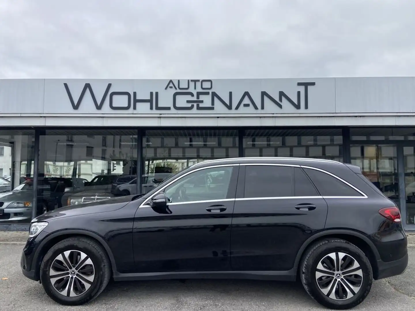 Mercedes-Benz GLC 200 d 4Matic (253.916) Schwarz - 2