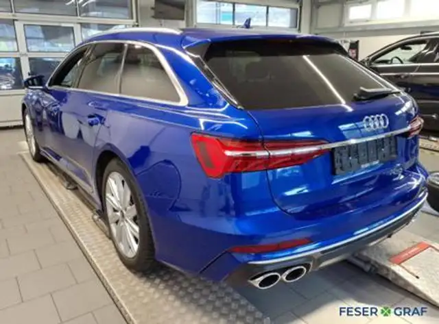 Audi S6 view 4