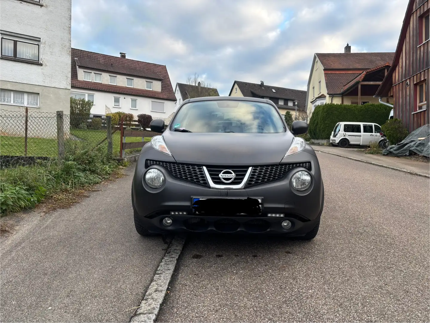 Nissan Juke Pure Black - 2