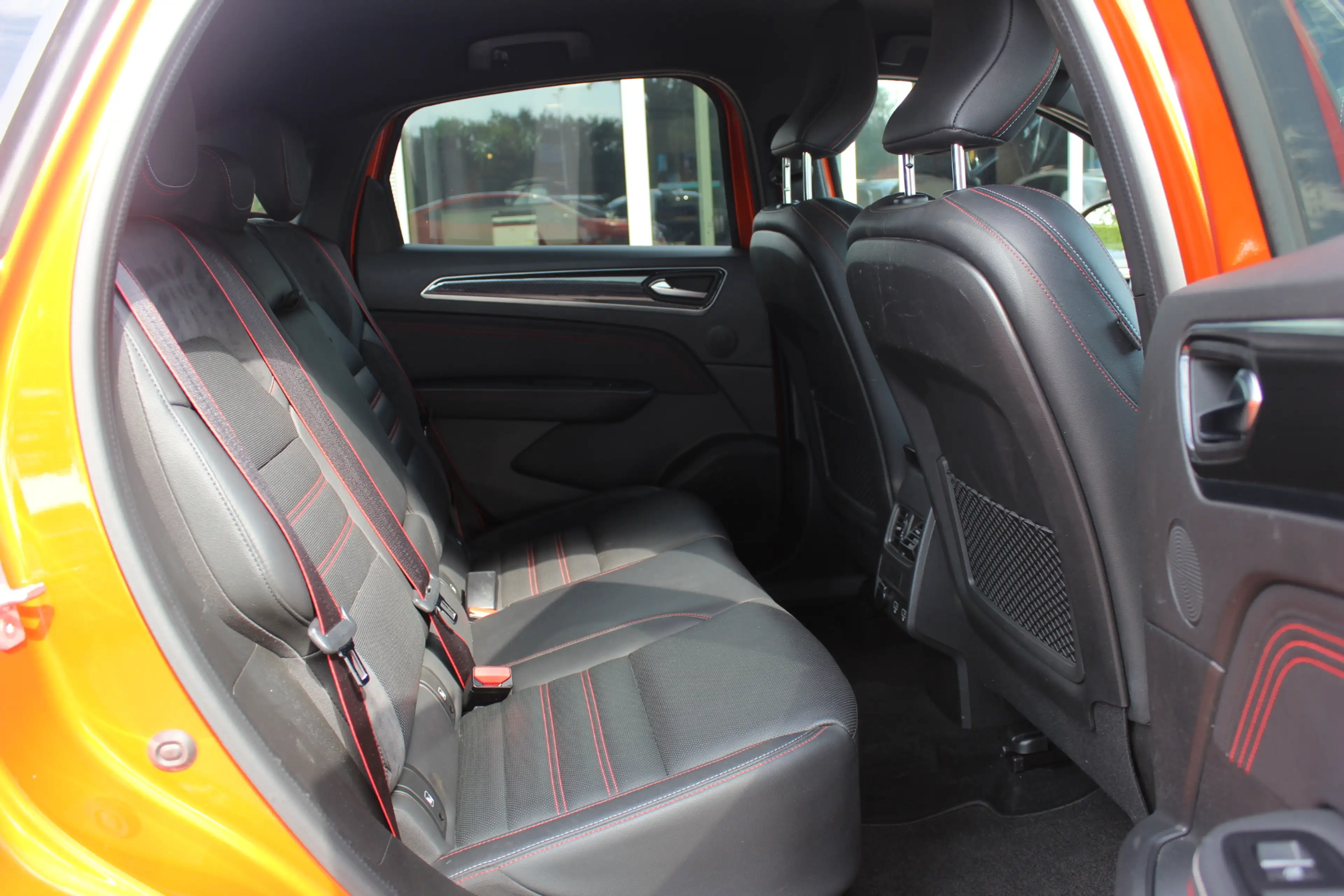 Renault Arkana 1.6 E-Tech Hybrid 145 R.S. Line / Camera / Leder / — photo 12