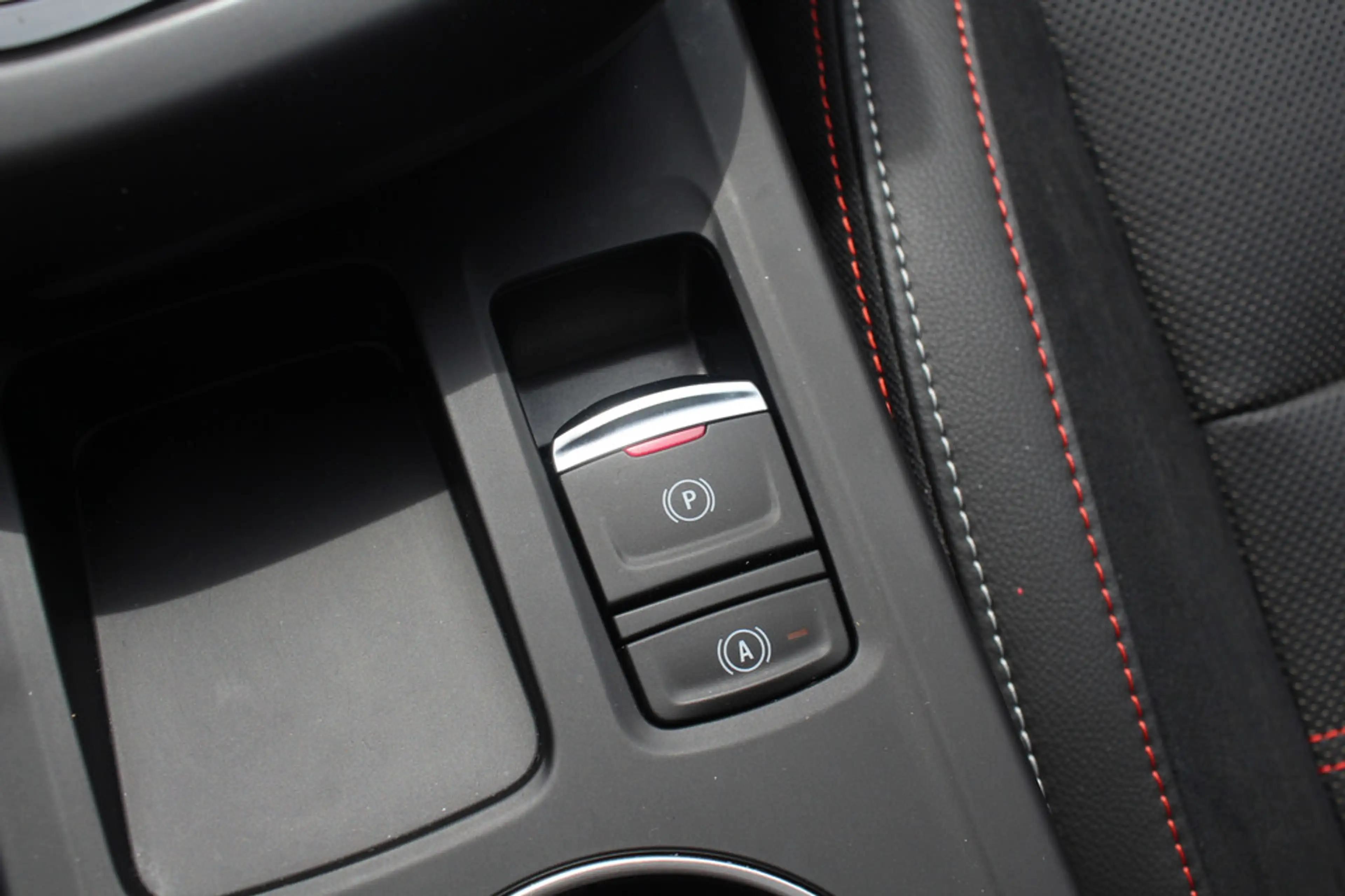 Renault Arkana 1.6 E-Tech Hybrid 145 R.S. Line / Camera / Leder / — photo 28