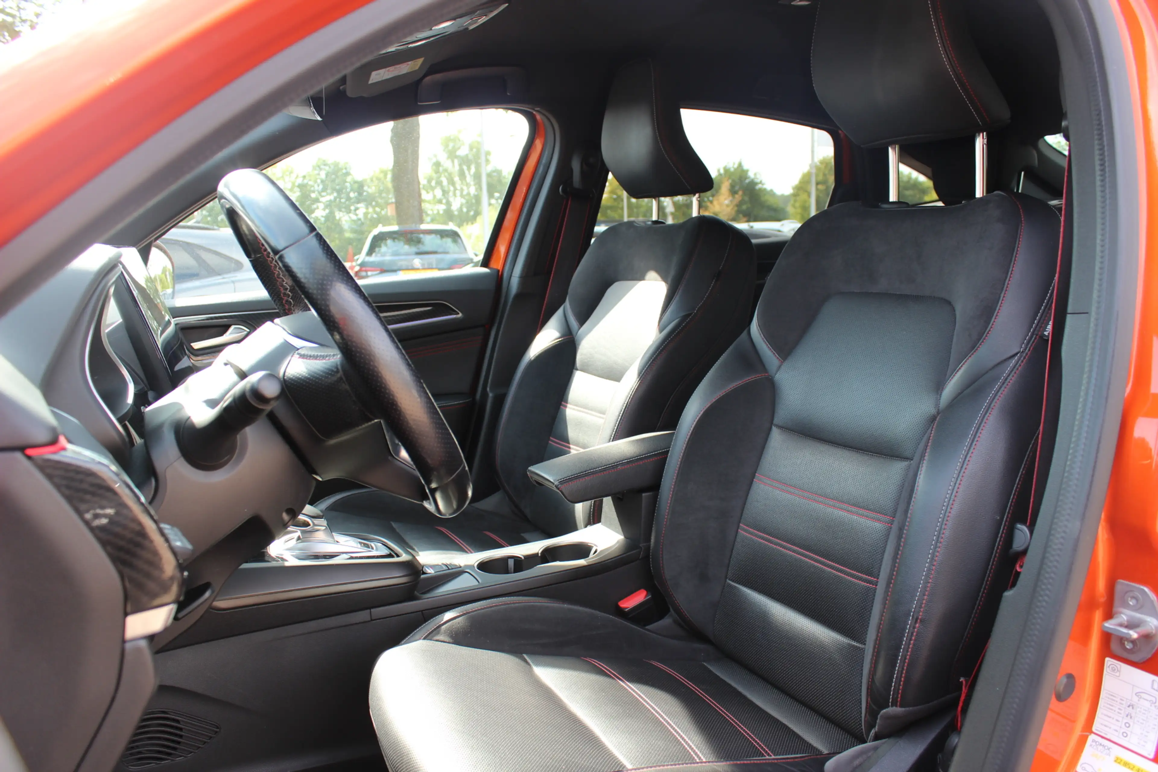 Renault Arkana 1.6 E-Tech Hybrid 145 R.S. Line / Camera / Leder / — photo 4