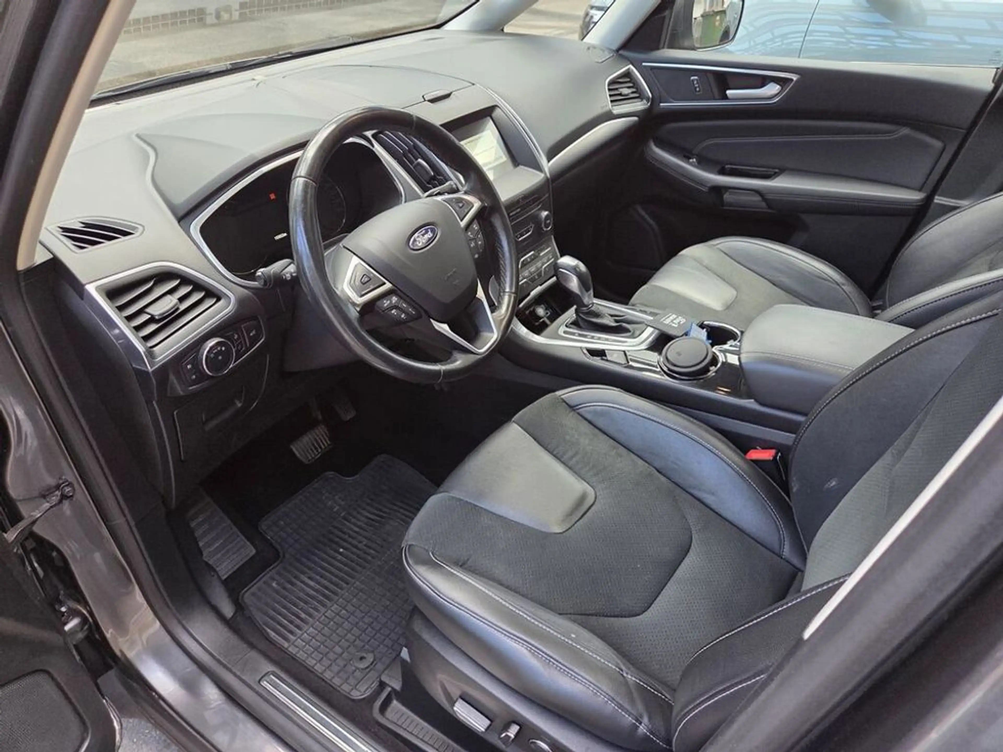 Ford Galaxy Titanium *7 Sitzer* — photo 2