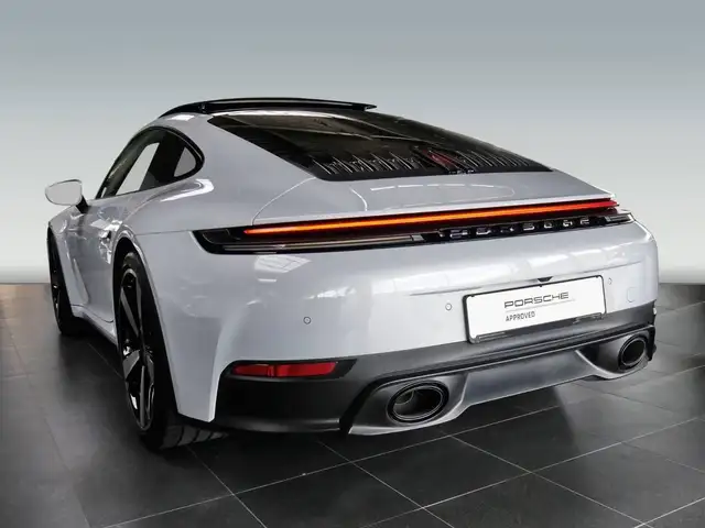 Porsche 911 view 14