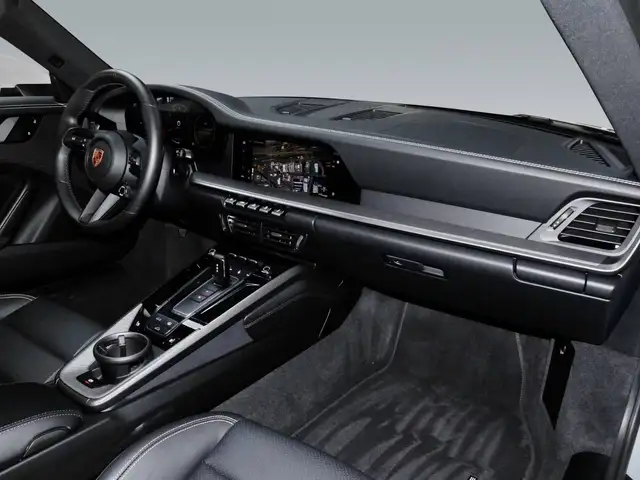 Porsche 911 view 10