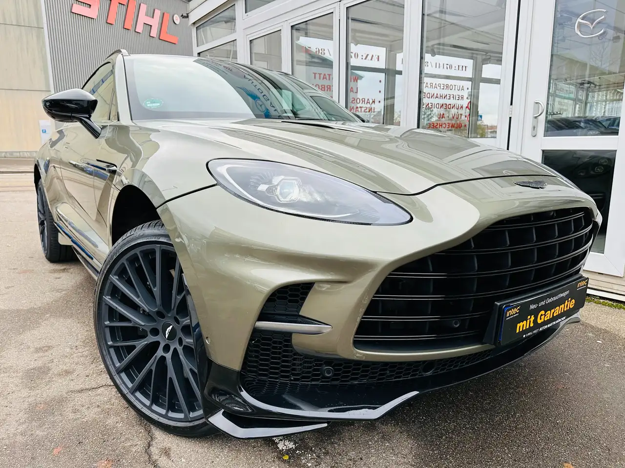 Aston Martin DBX