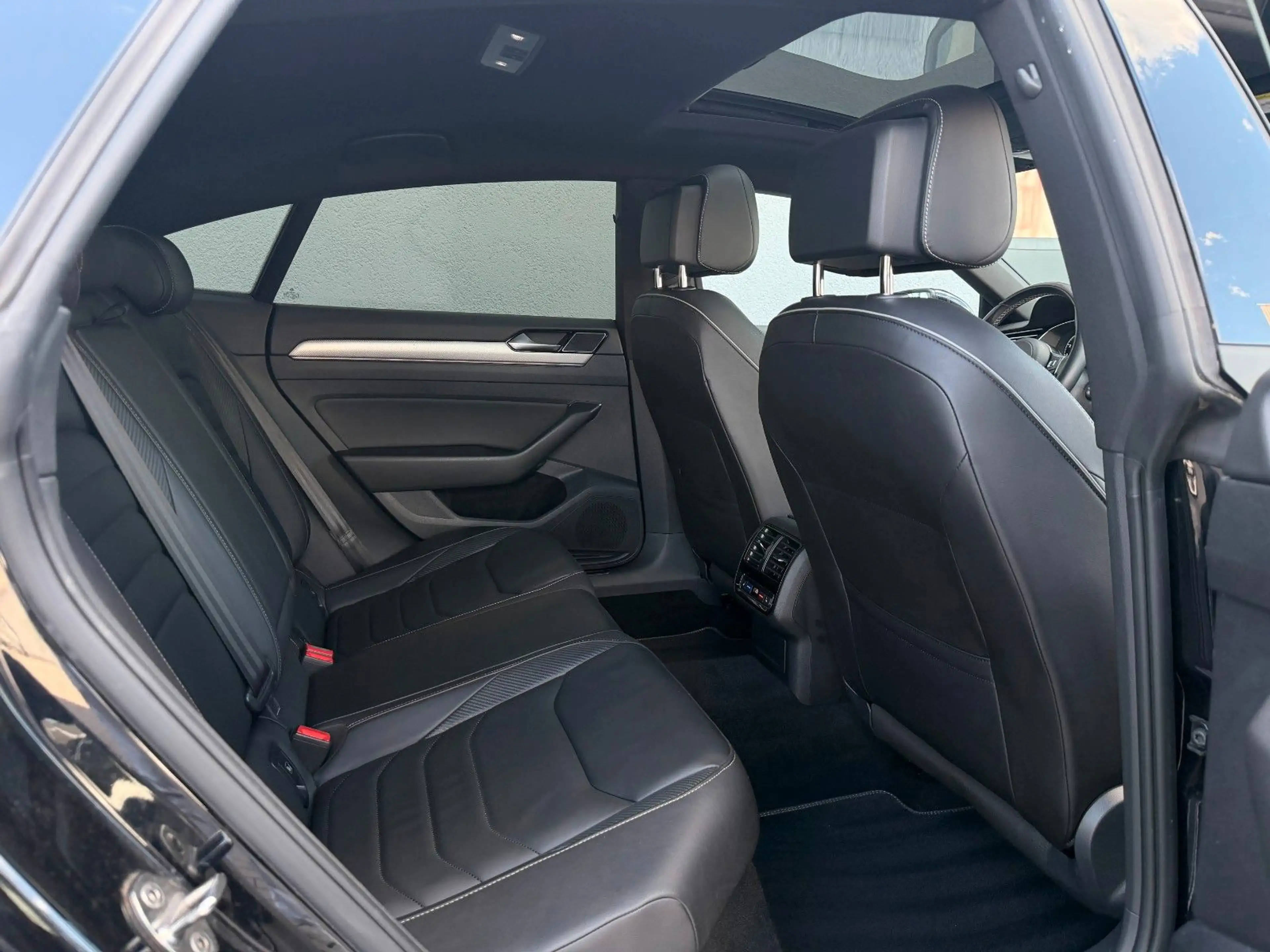 Volkswagen Arteon R-Line 4Motion*Head-Up*ACC*Panorama* — photo 11