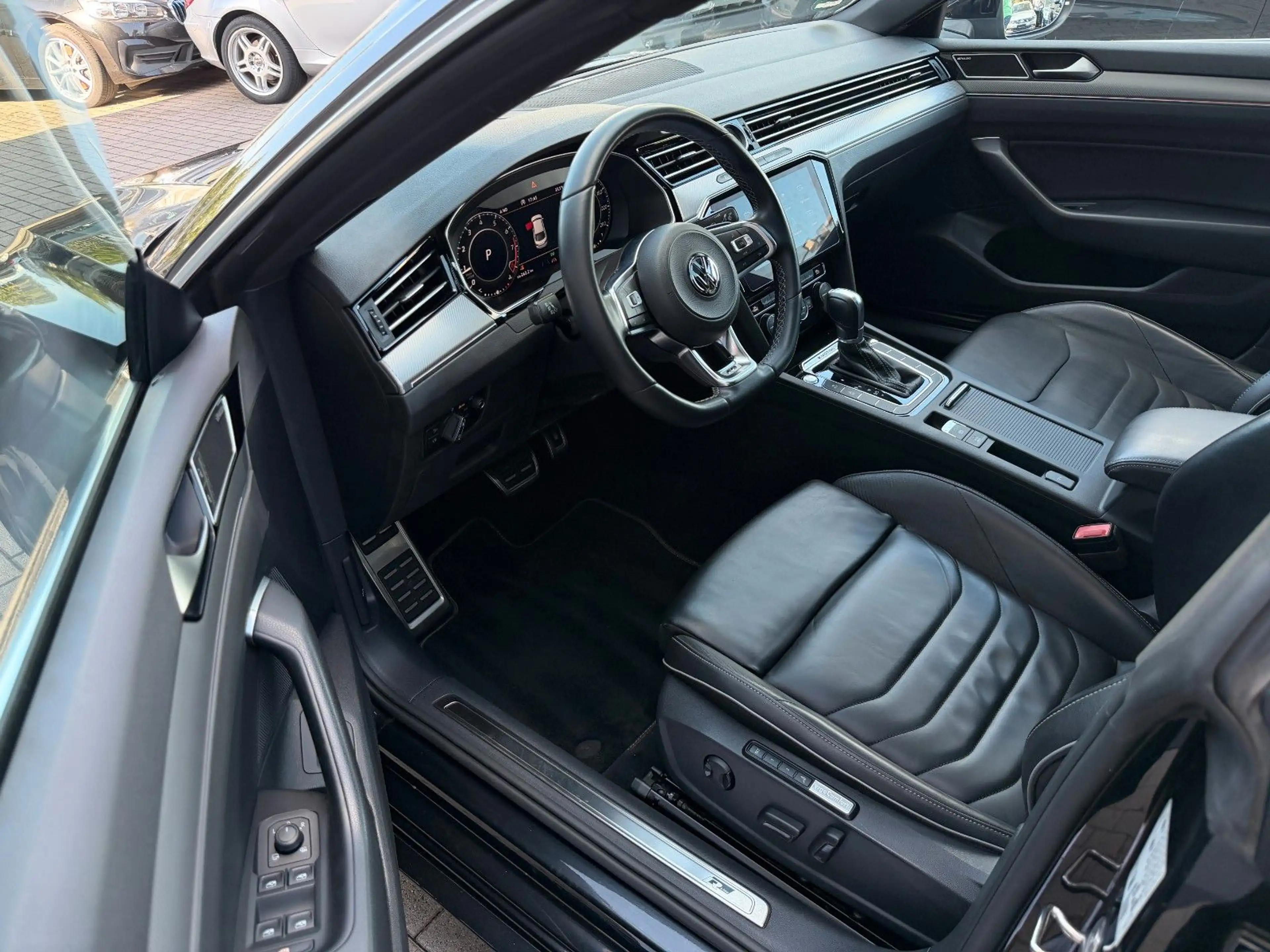 Volkswagen Arteon R-Line 4Motion*Head-Up*ACC*Panorama* — photo 13