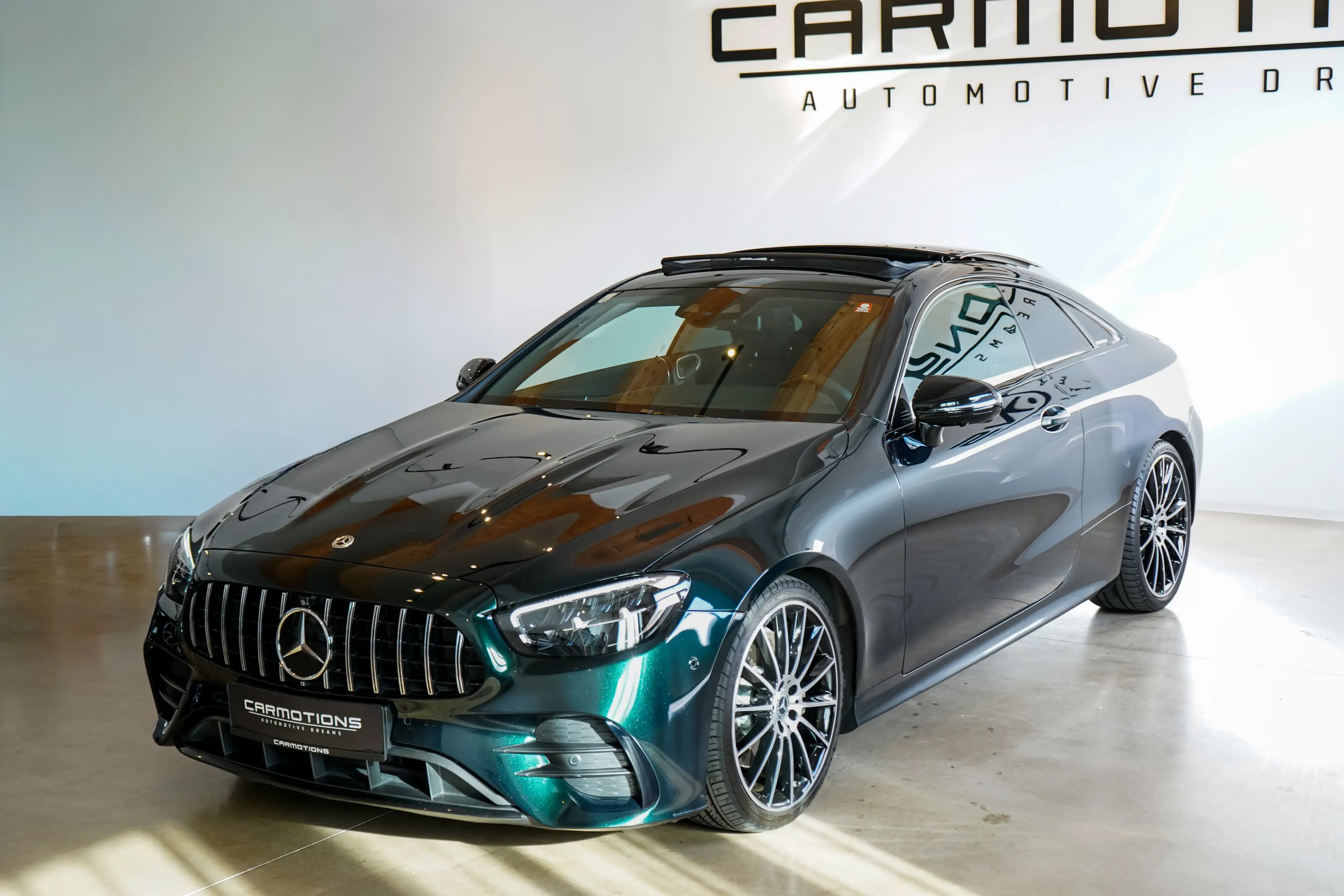 Mercedes-Benz E 220 d 4Matic Smaragdgrün I Panoramadach I Massage I Luftfahrwerk I 360 Kamera — photo 11