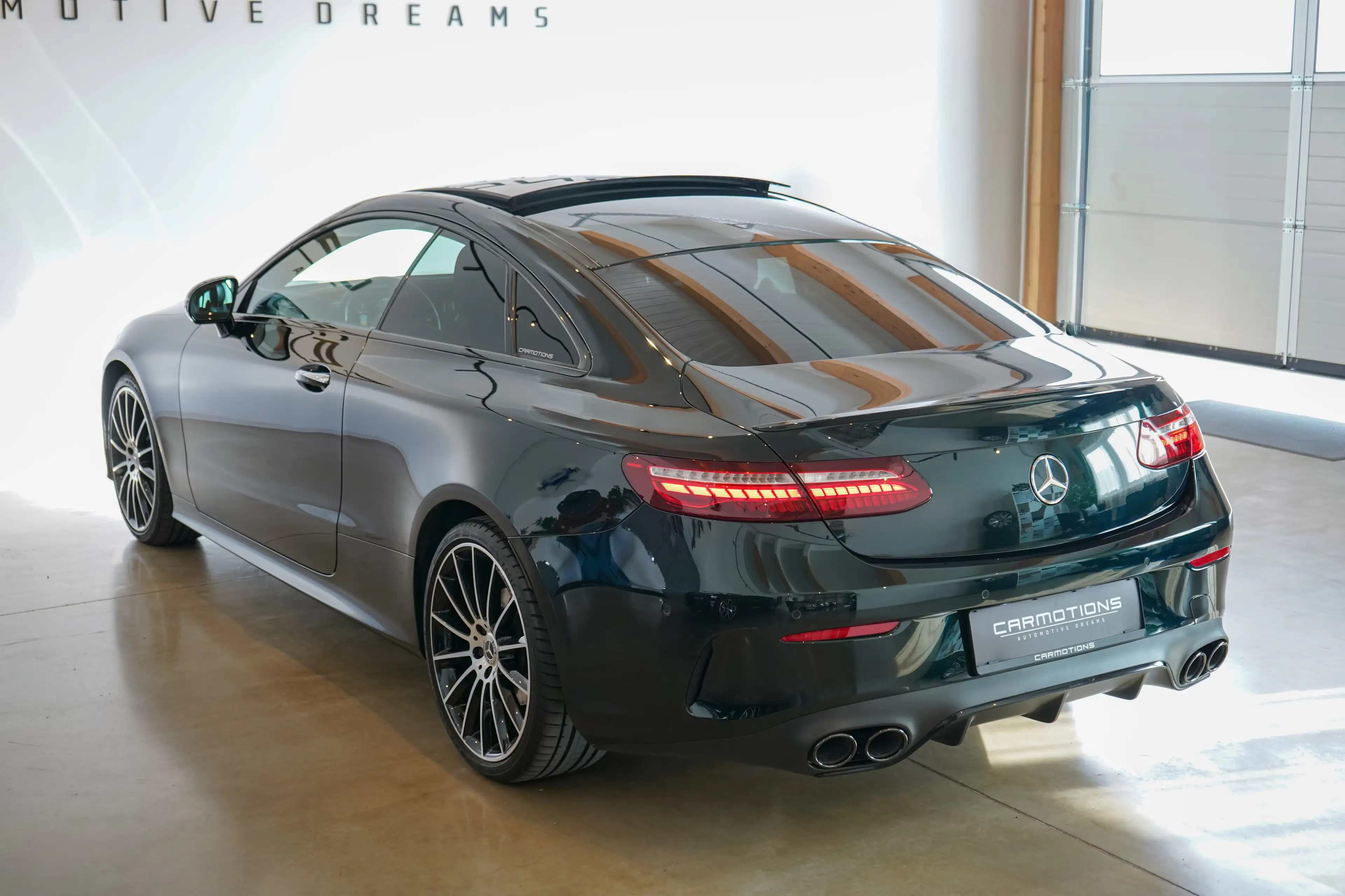 Mercedes-Benz E 220 d 4Matic Smaragdgrün I Panoramadach I Massage I Luftfahrwerk I 360 Kamera — photo 12