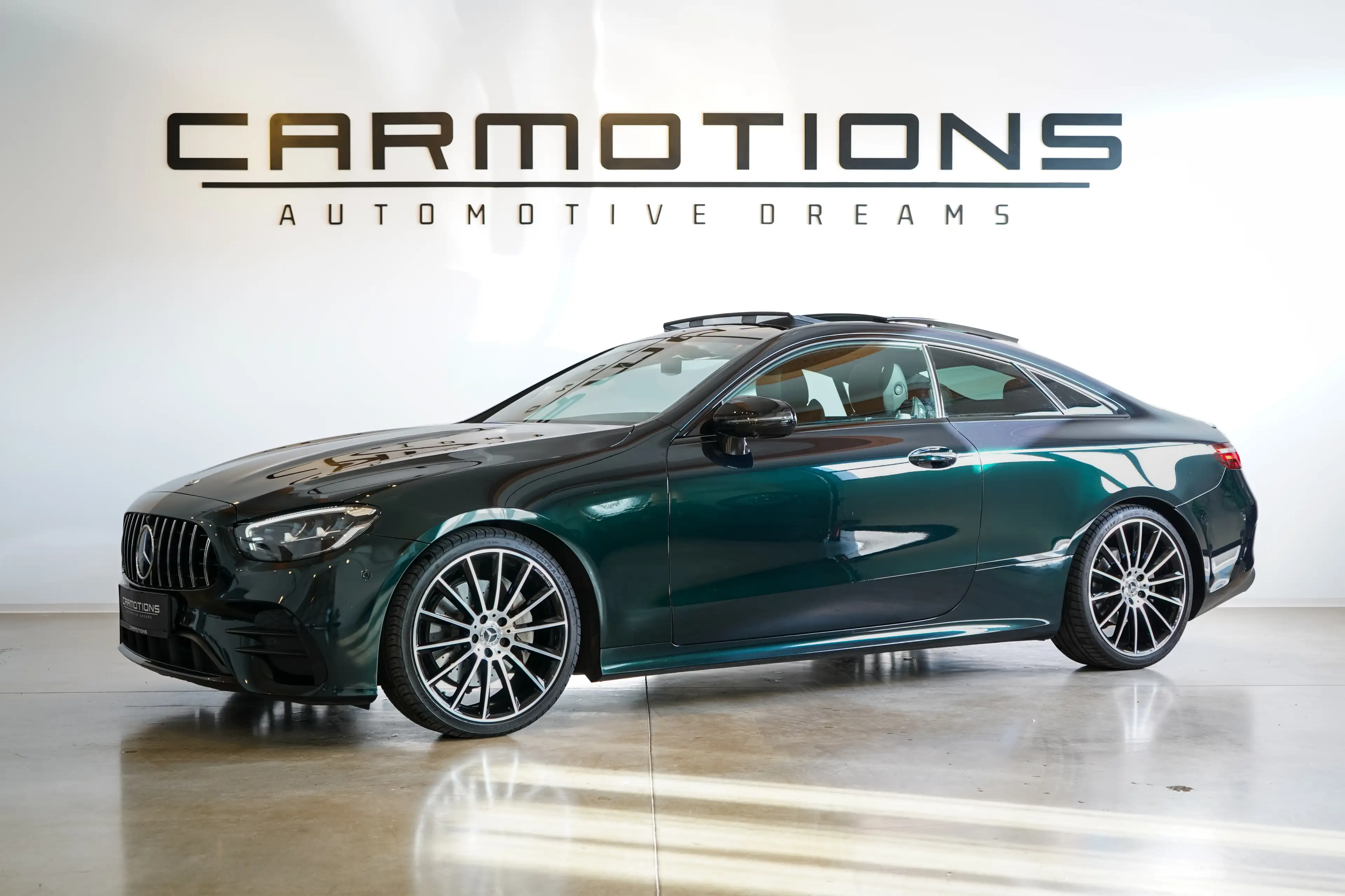Mercedes-Benz E 220 d 4Matic Smaragdgrün I Panoramadach I Massage I Luftfahrwerk I 360 Kamera — photo 4