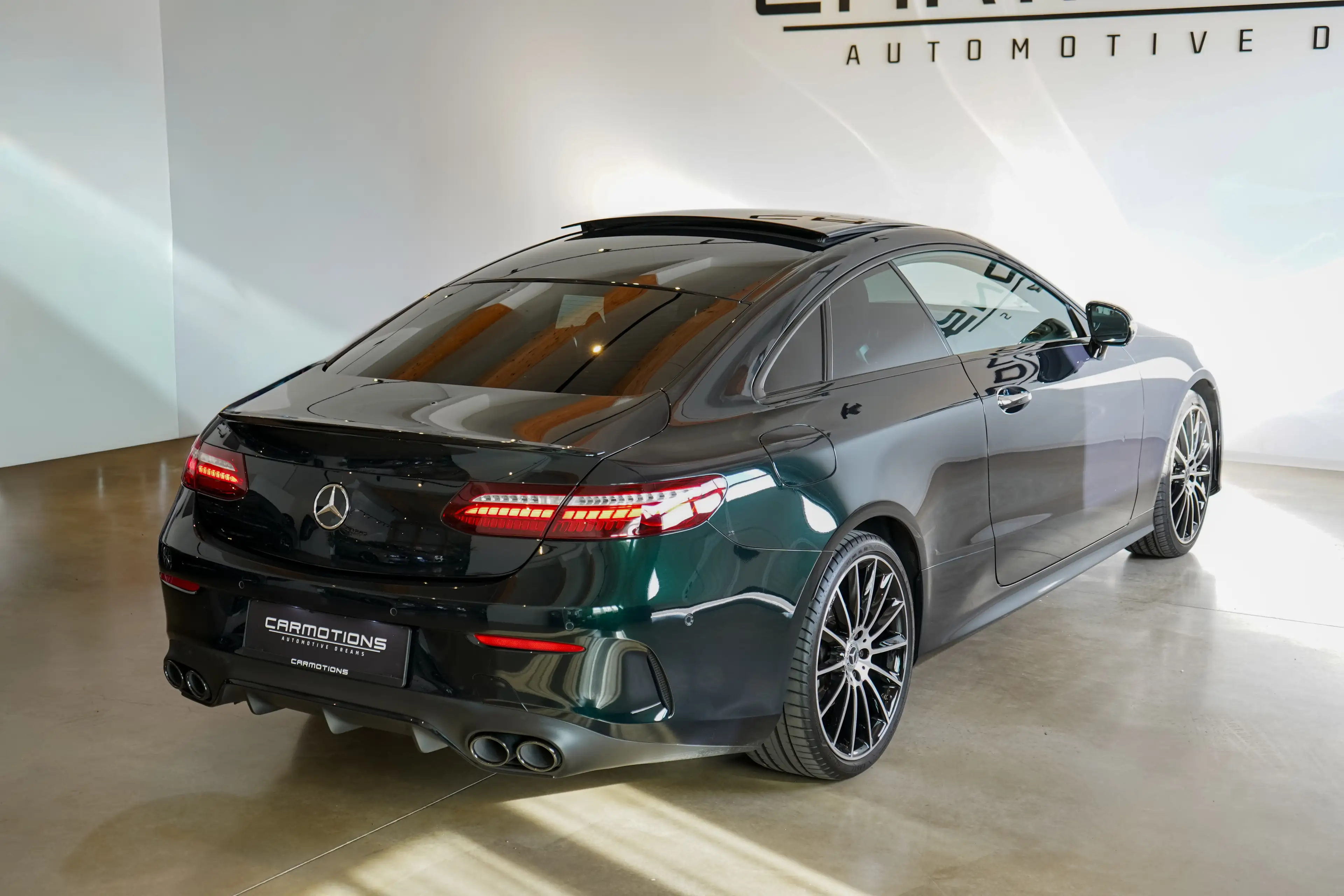 Mercedes-Benz E 220 d 4Matic Smaragdgrün I Panoramadach I Massage I Luftfahrwerk I 360 Kamera — photo 13