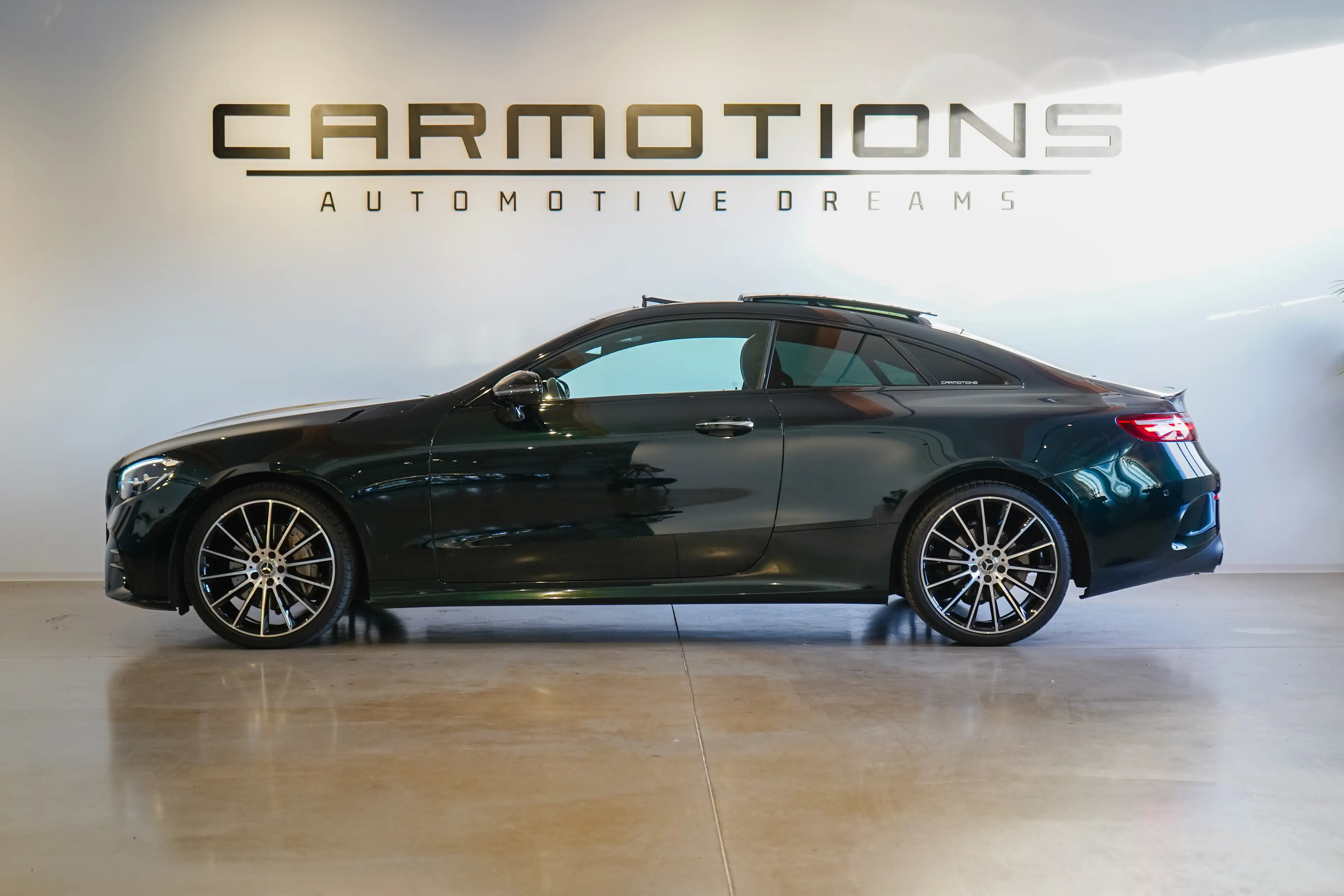 Mercedes-Benz E 220 d 4Matic Smaragdgrün I Panoramadach I Massage I Luftfahrwerk I 360 Kamera — photo 6
