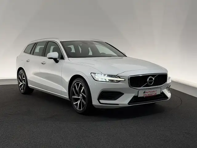 Volvo V60 Kombi*MOMENTUM PRO*LED R.KAM TEMPO SPUR SHZ