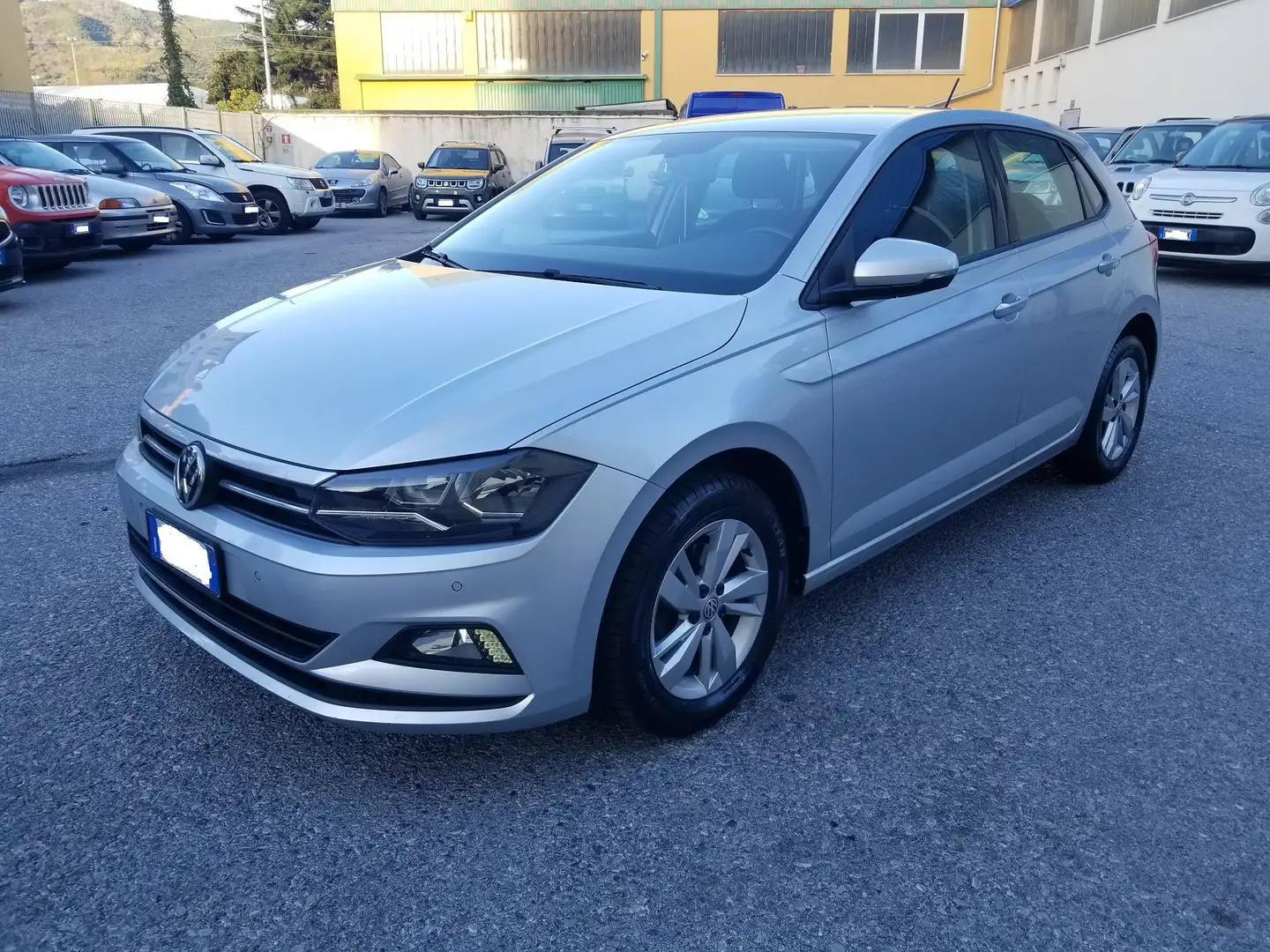 Volkswagen Polo Polo VI 2017 5p 1.6 tdi Comfortline 95cv Plateado - 2