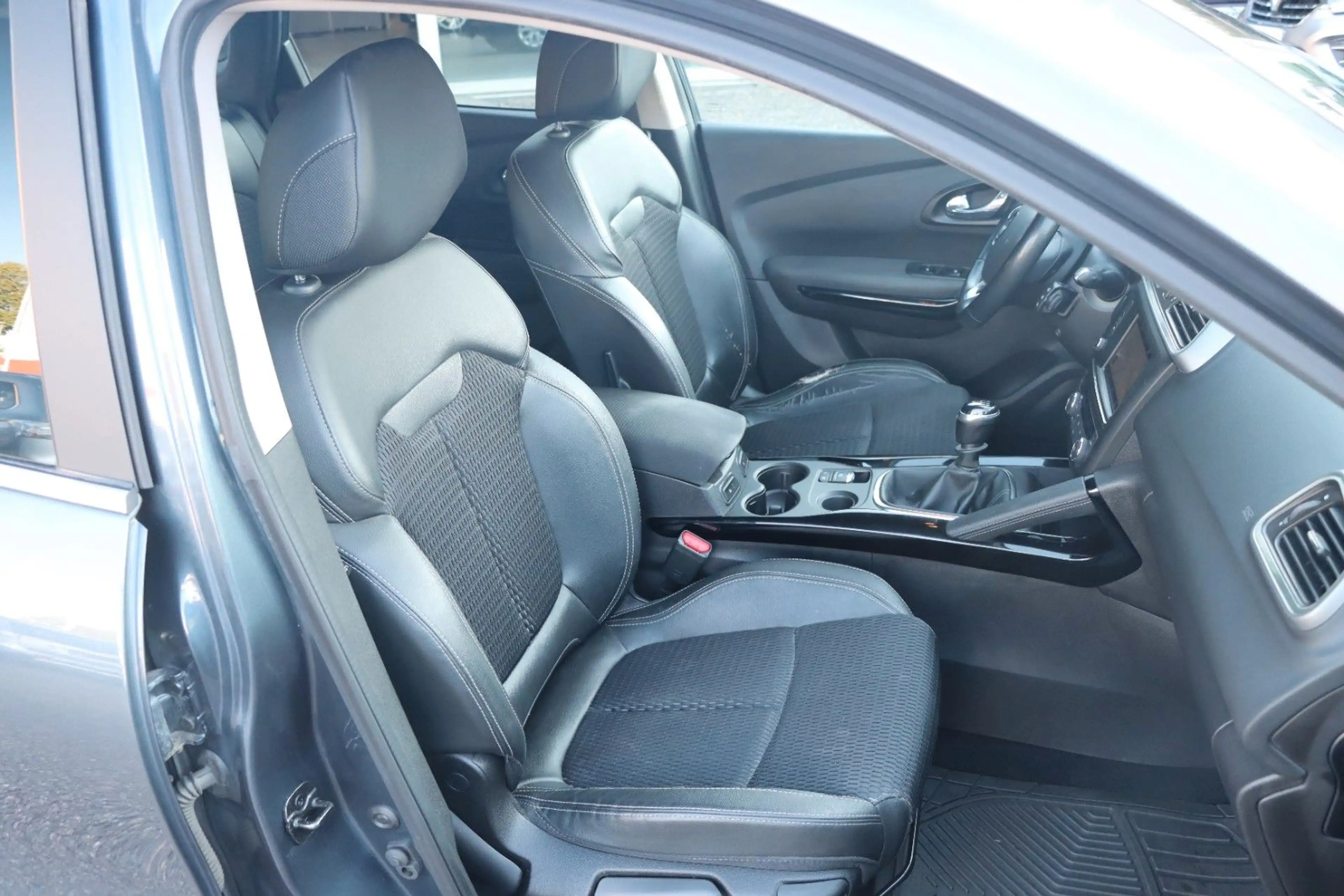 Renault Kadjar Limited l 1.HAND l LEDER l NAVI l KAMERA — photo 12