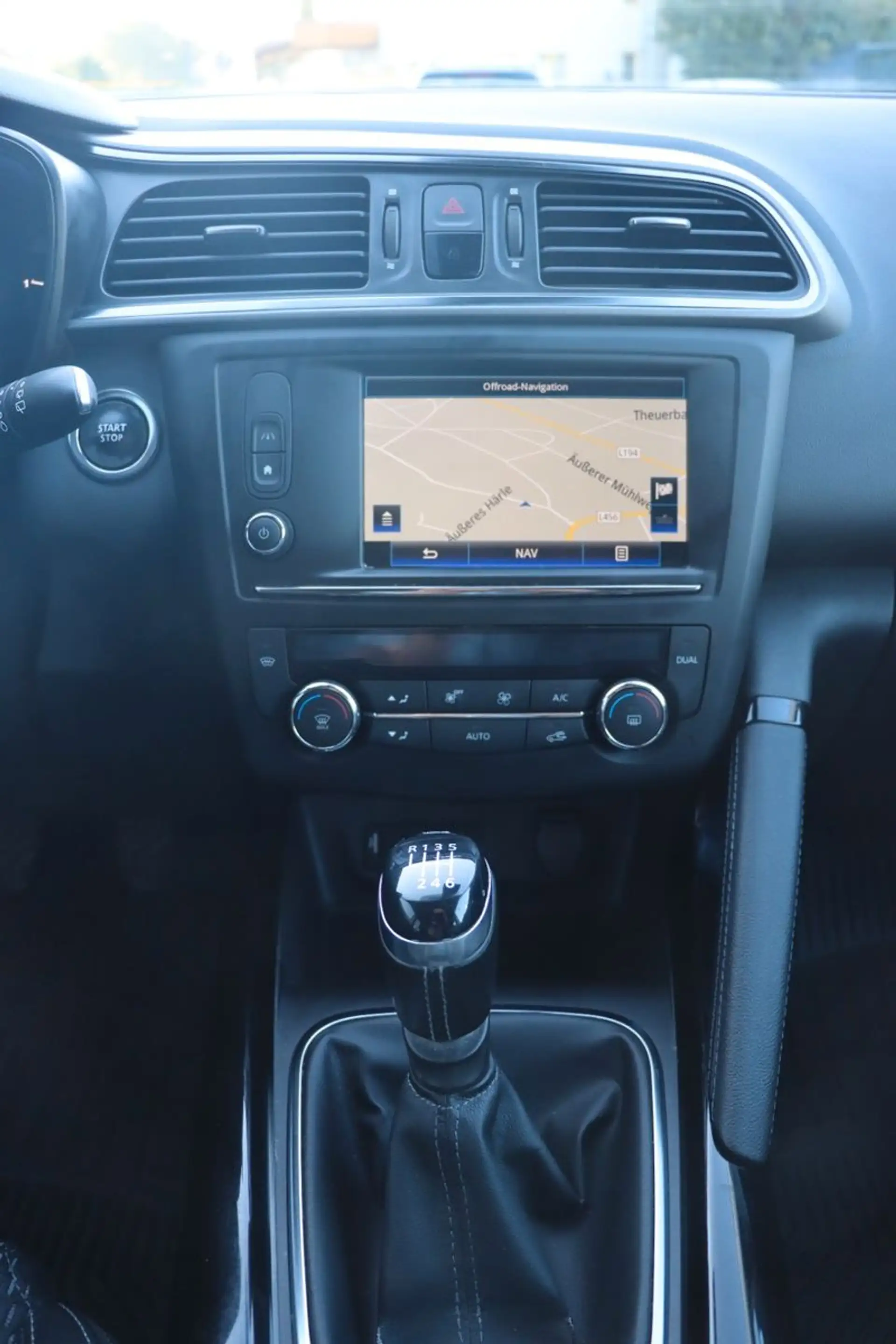 Renault Kadjar Limited l 1.HAND l LEDER l NAVI l KAMERA — photo 11