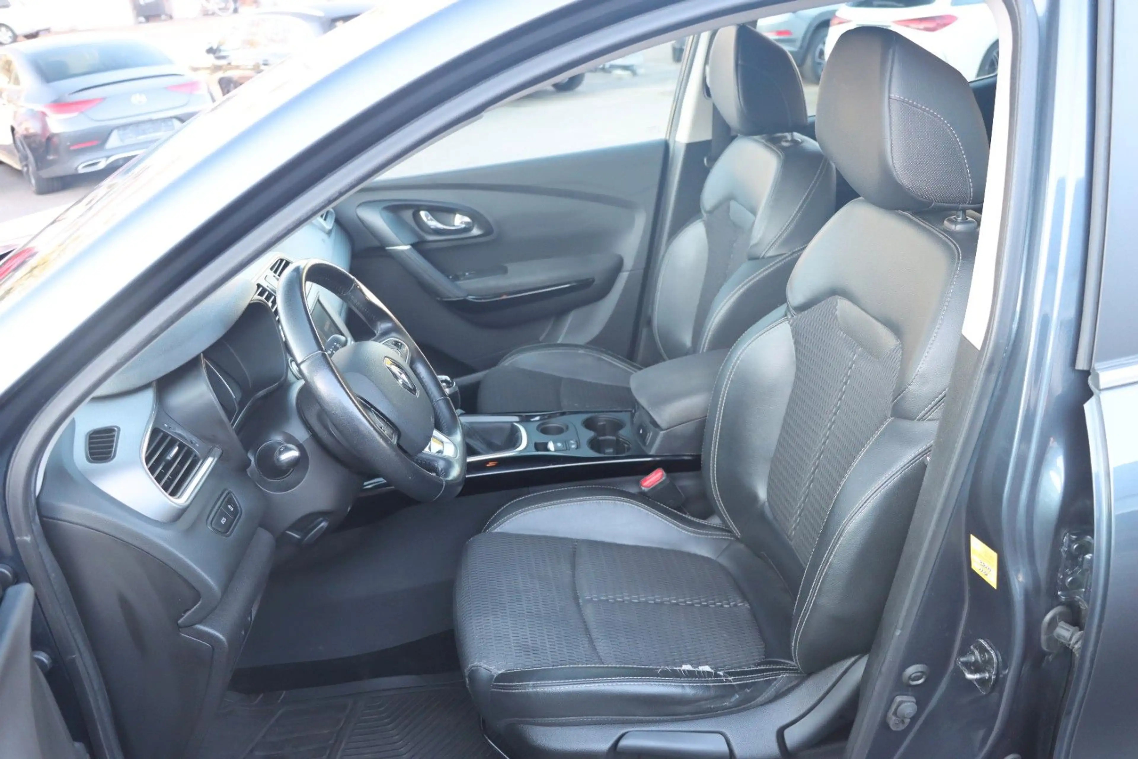 Renault Kadjar Limited l 1.HAND l LEDER l NAVI l KAMERA — photo 8