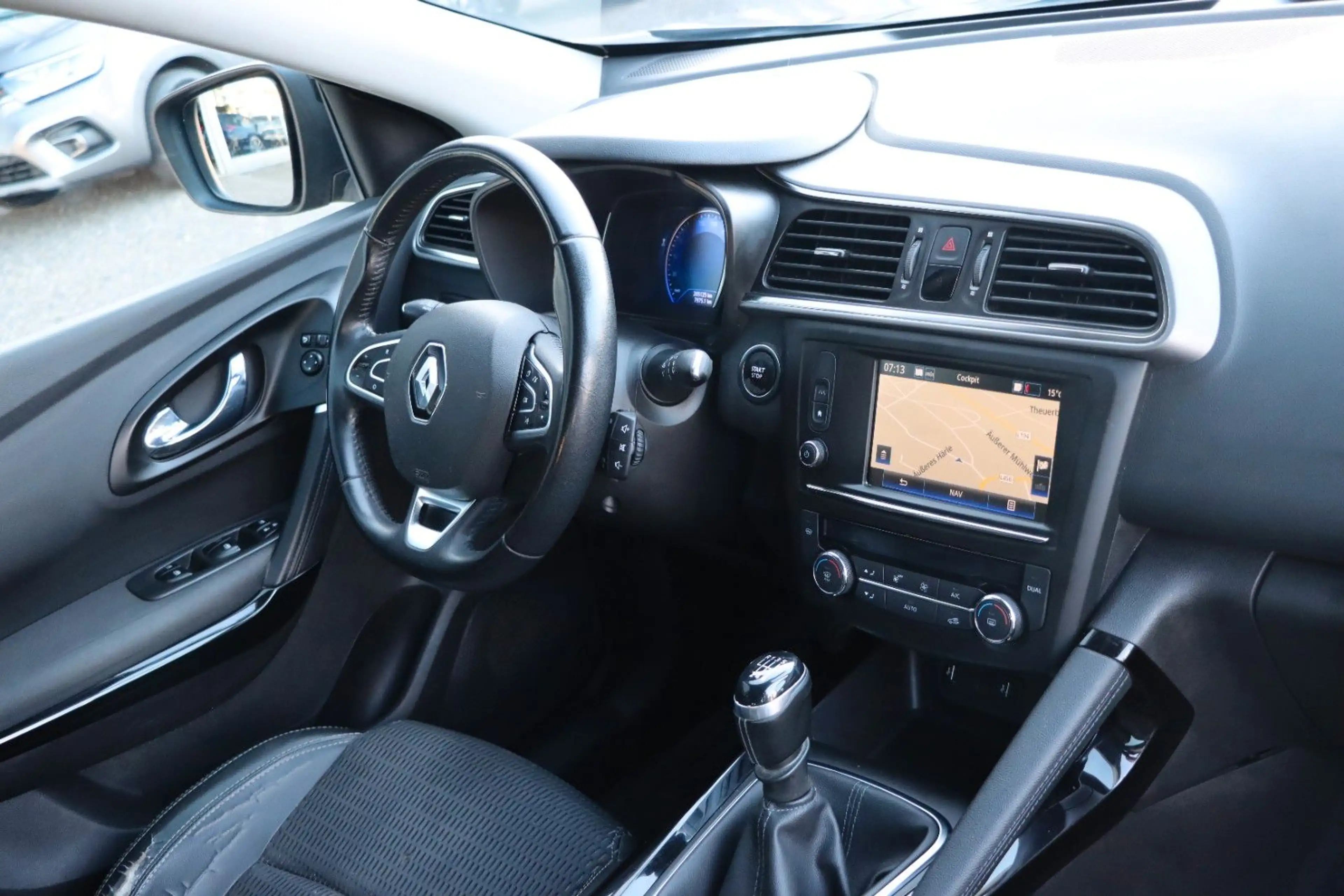 Renault Kadjar Limited l 1.HAND l LEDER l NAVI l KAMERA — photo 9