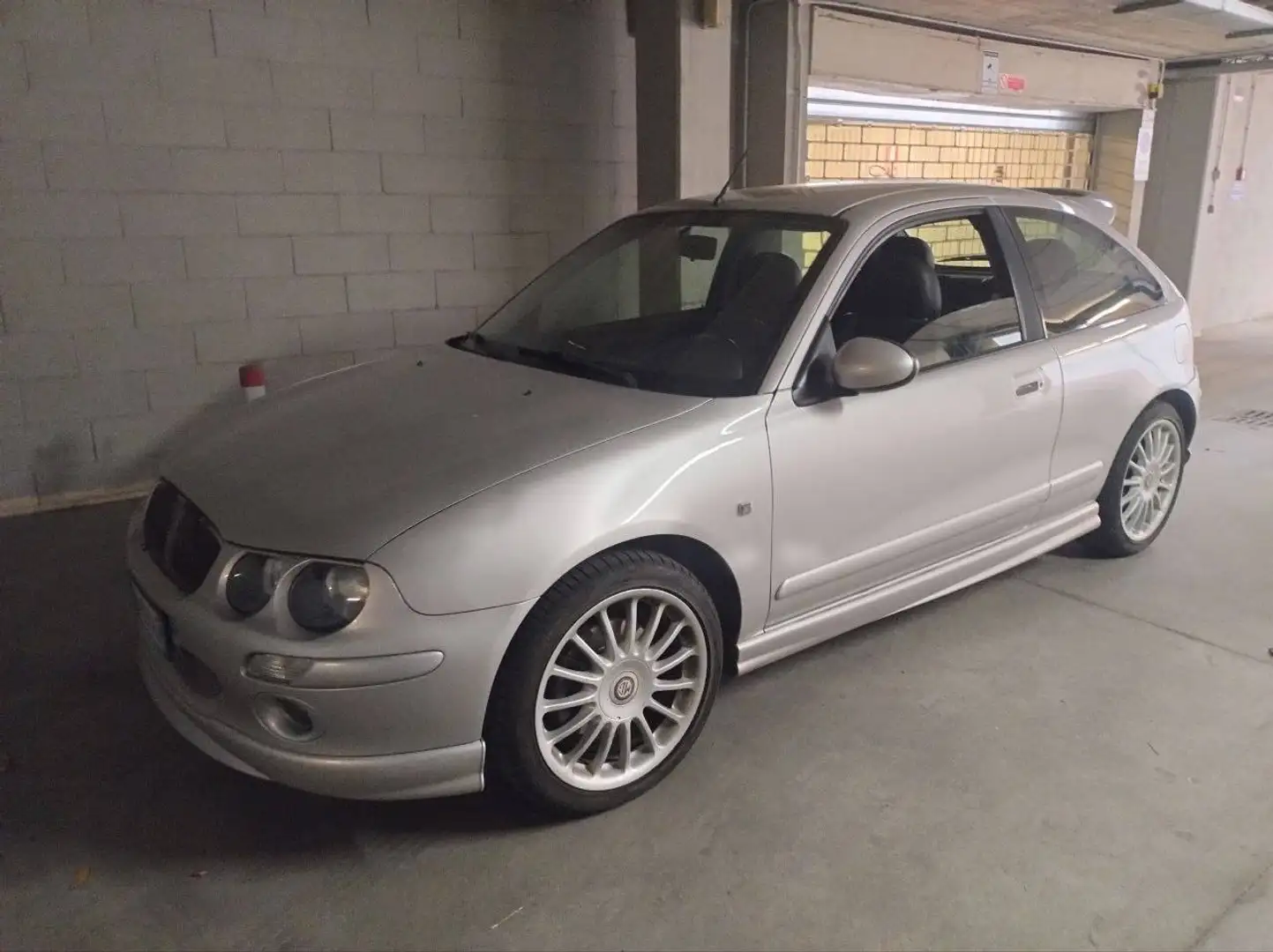 MG ZR ZR 2001 3p 160 Silber - 1