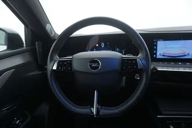 Opel Astra view 11