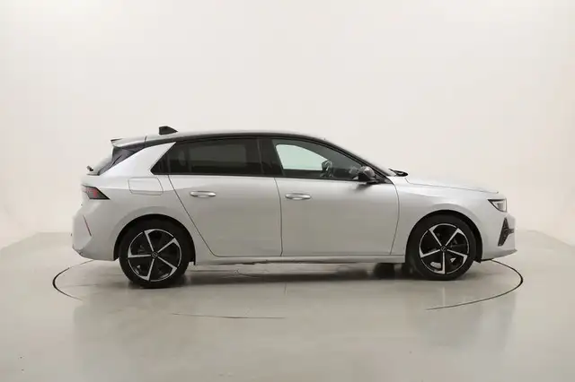 Opel Astra view 6