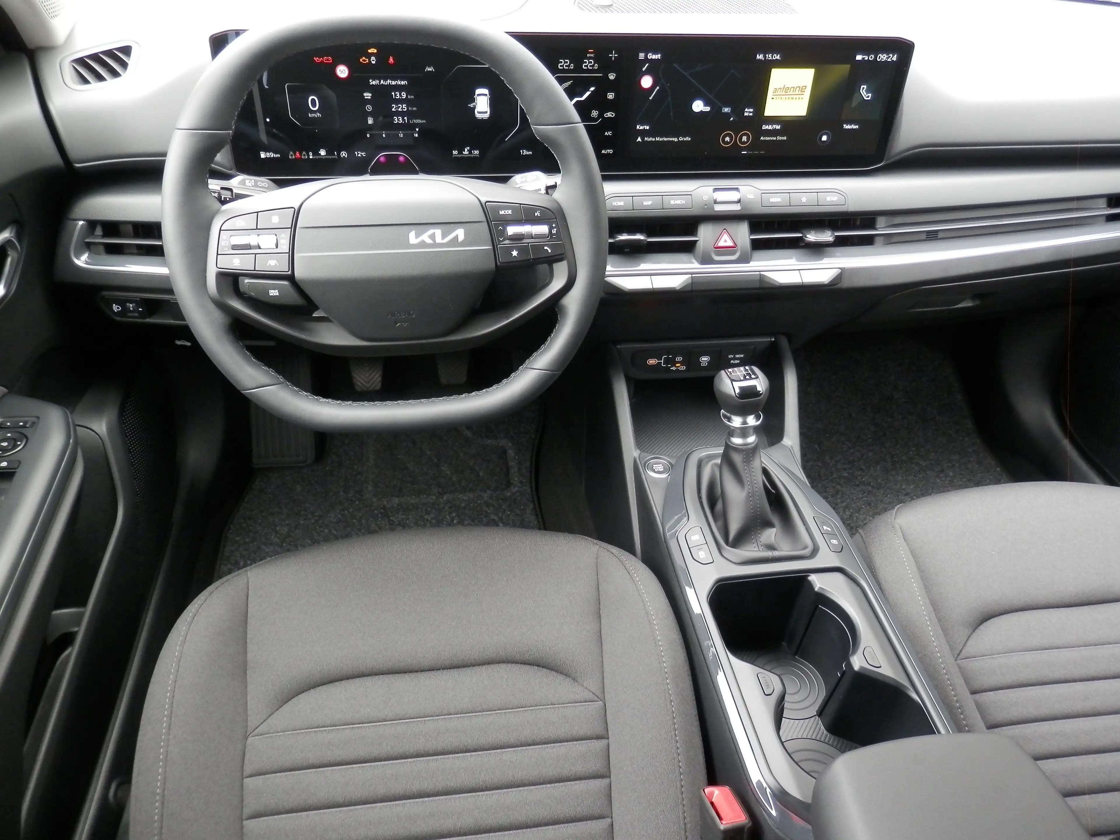 Kia K4 HB 1,0 TGDI 48V Silber — photo 7