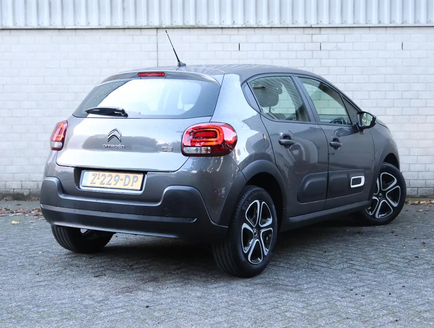 Citroen C3 82PK Plus | Parkeersensoren | Navigatie | Apple en Gris - 2