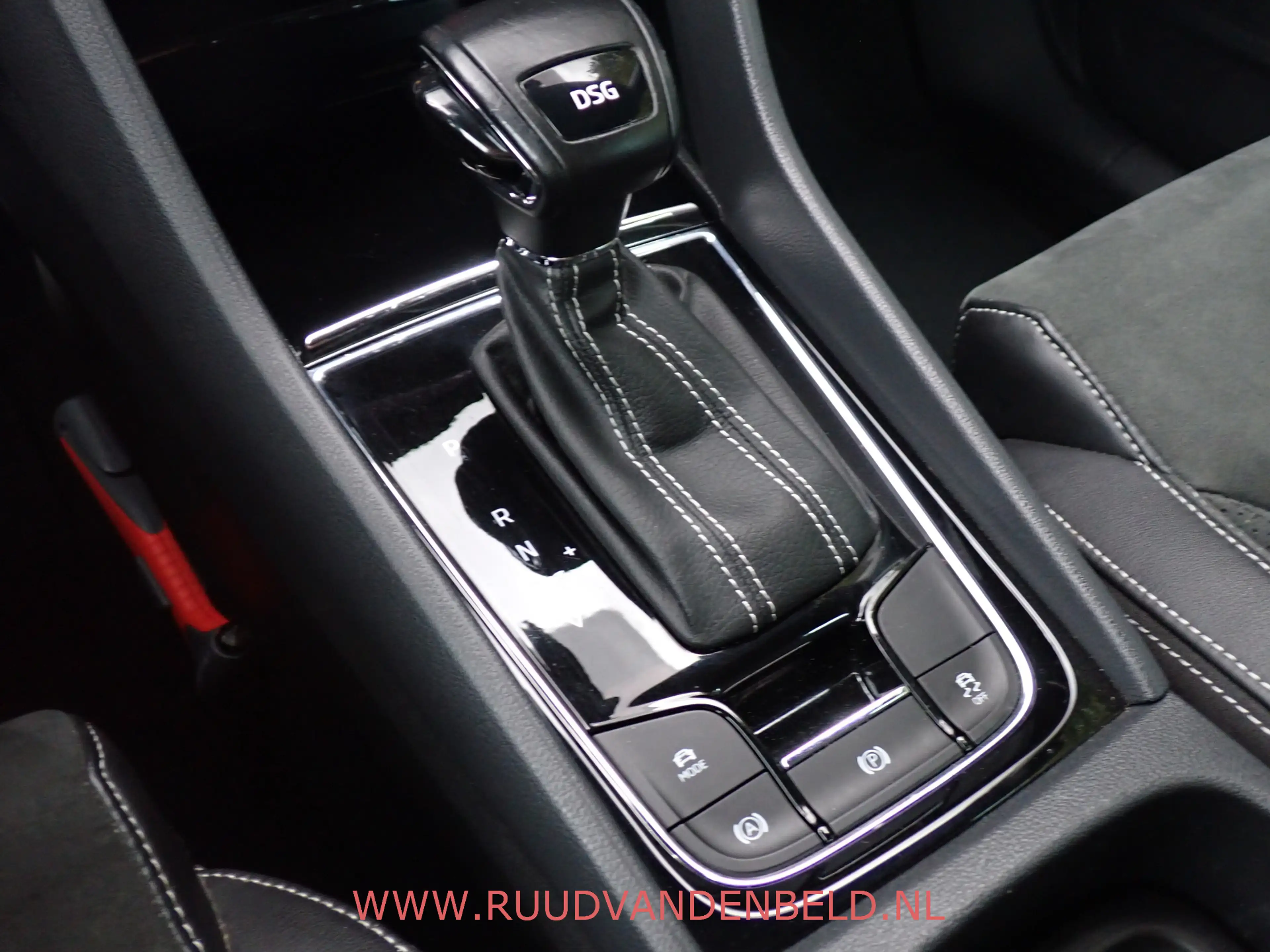 Skoda Kodiaq 1.5 TSI SPORTLINE 7-PERS / TREKHAAK / CARPLAY / CA — photo 32