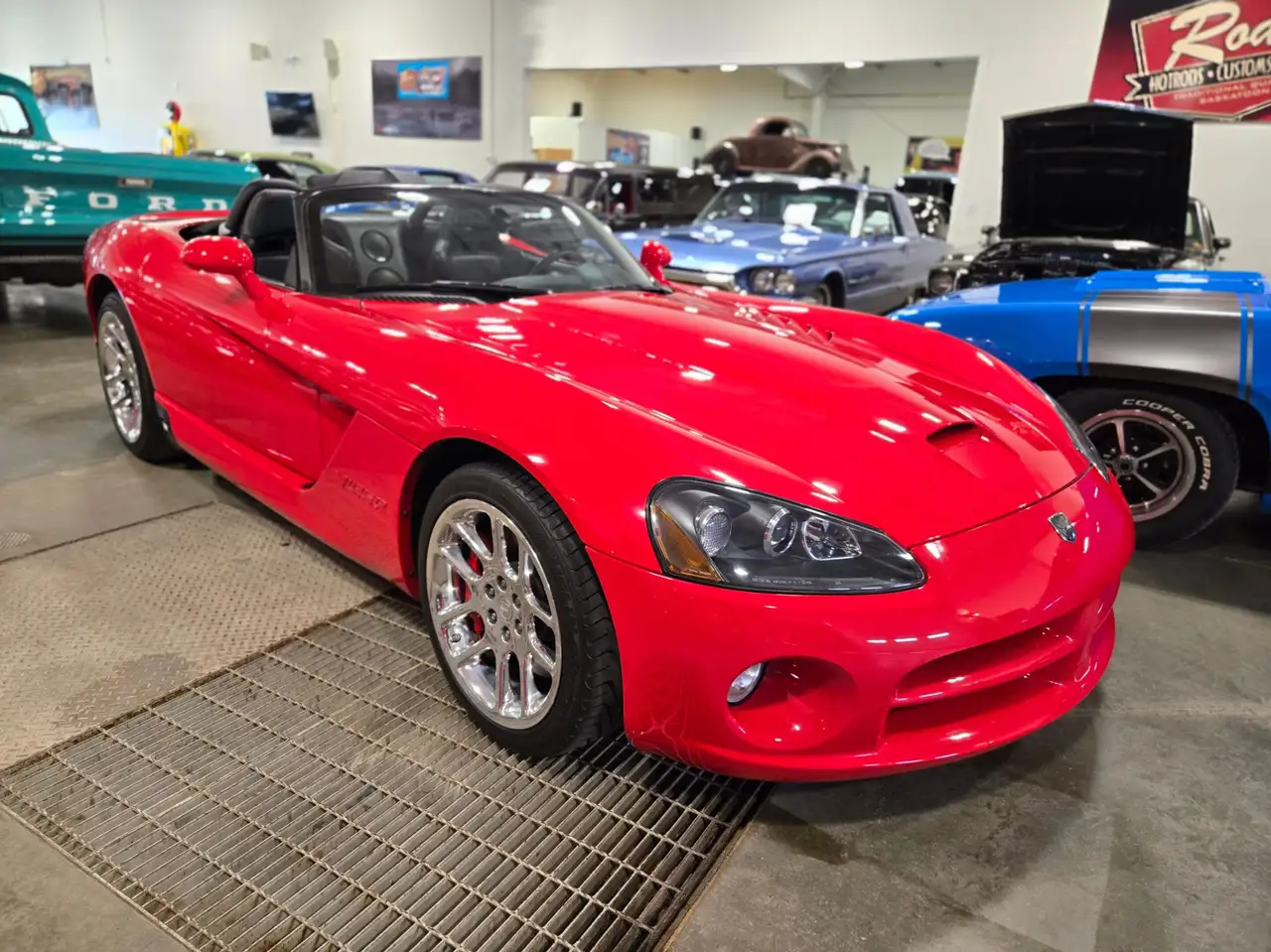2004 Dodge Viper