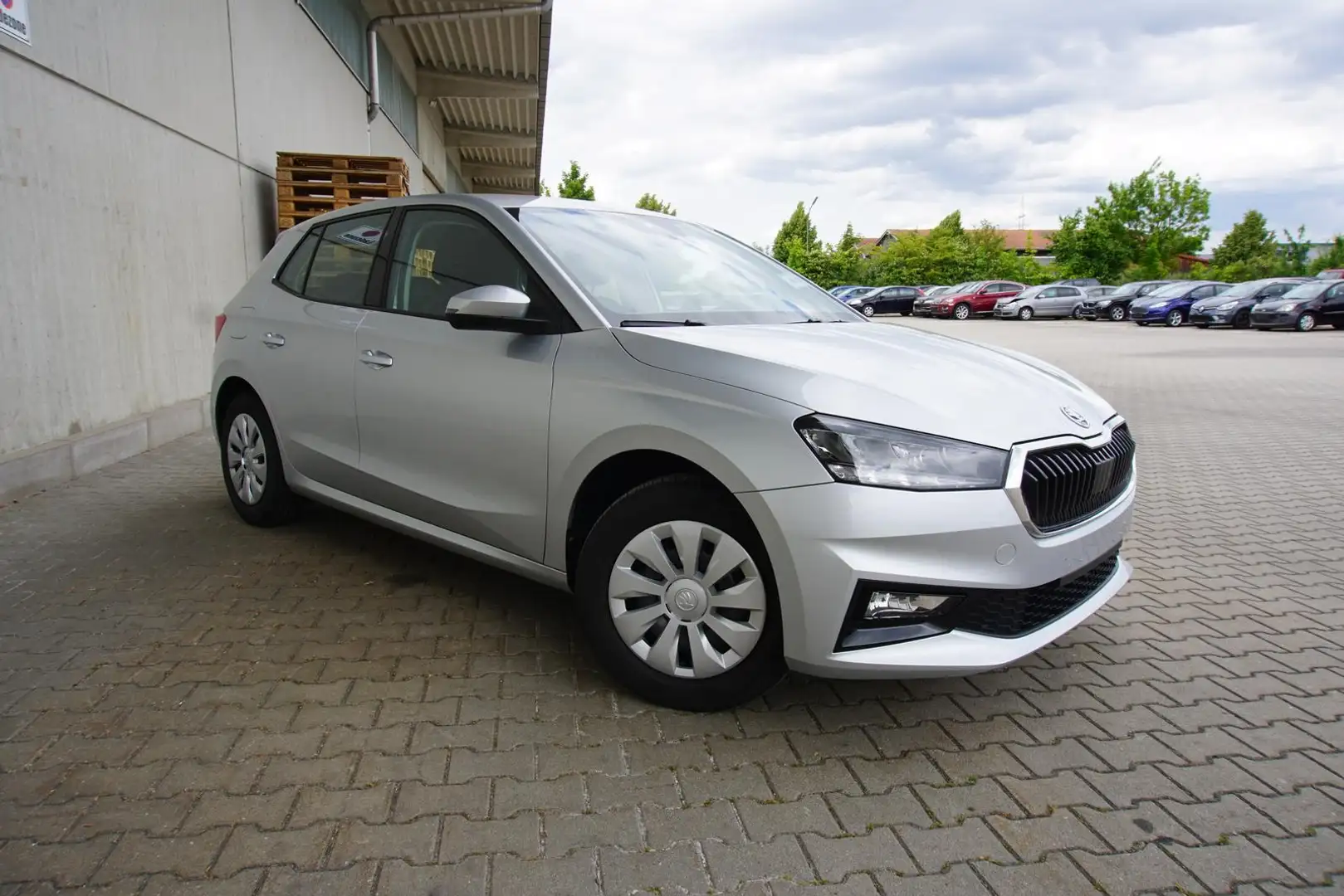 Skoda Fabia 1.0TSI Selection SHZ PDC Freisprech Tempomat Zilver - 1